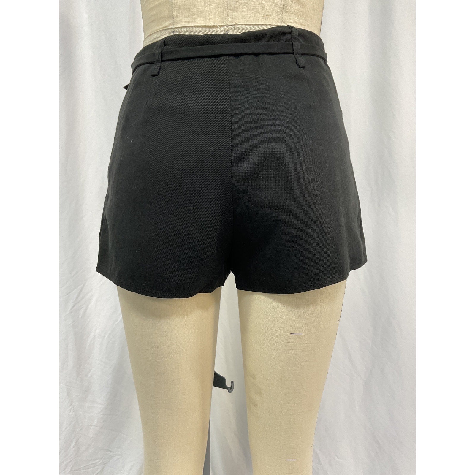 Reformation 'Bobbi' Black Tencel Skort Size 0