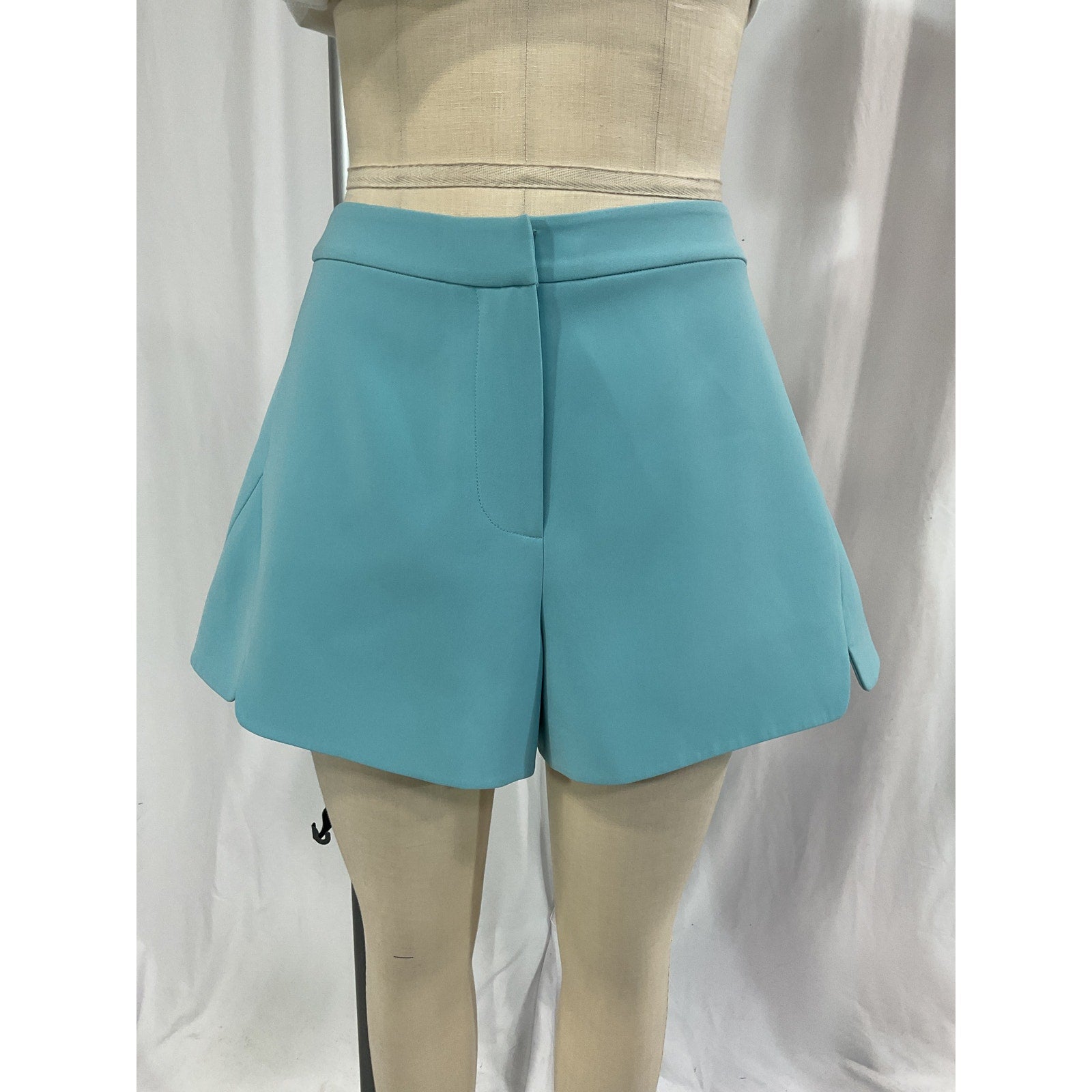 Alexis 'Colton' Blue Crepe Short Size M - NWT