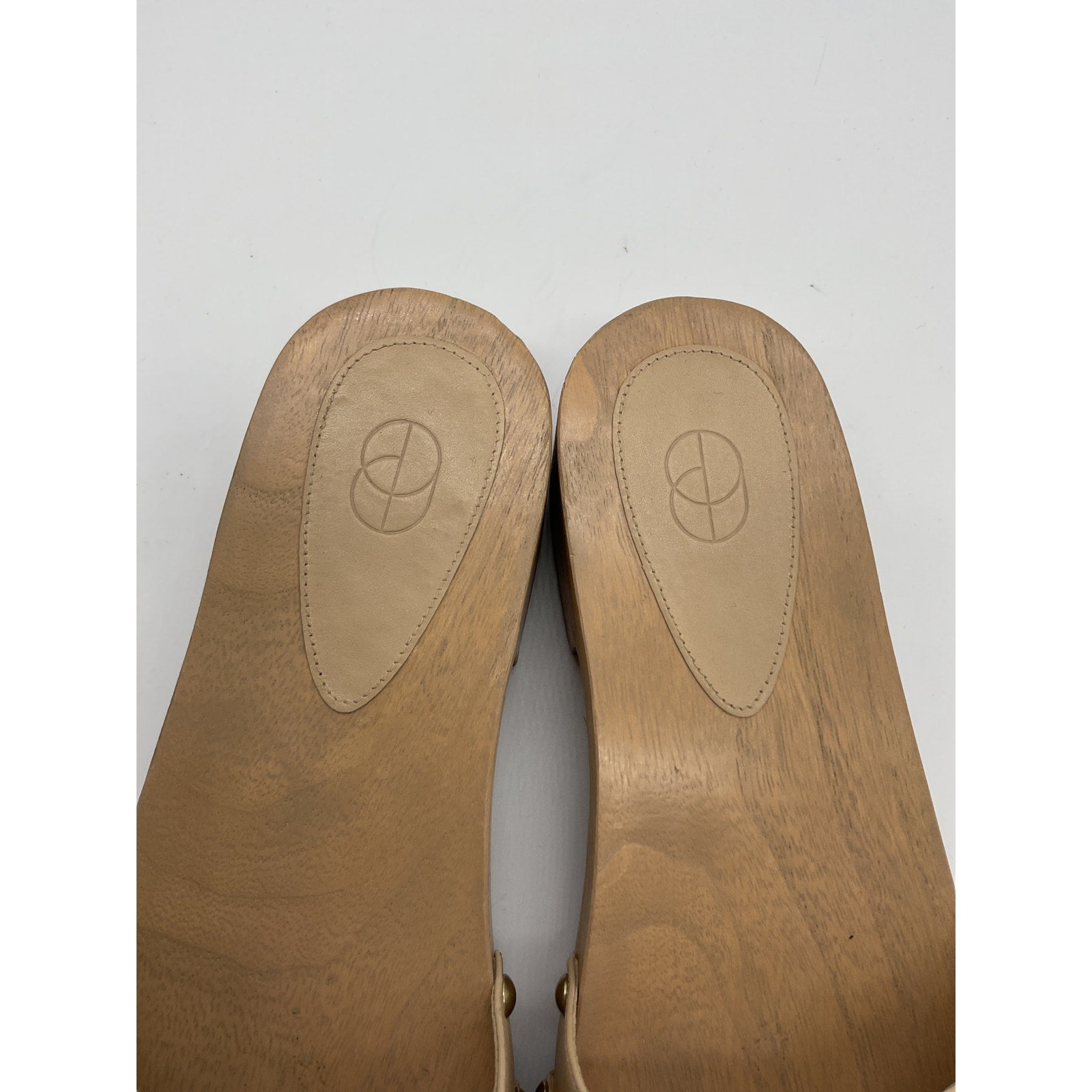 Porte & Paire 'Buckled' Beige Leather Slides Size 8