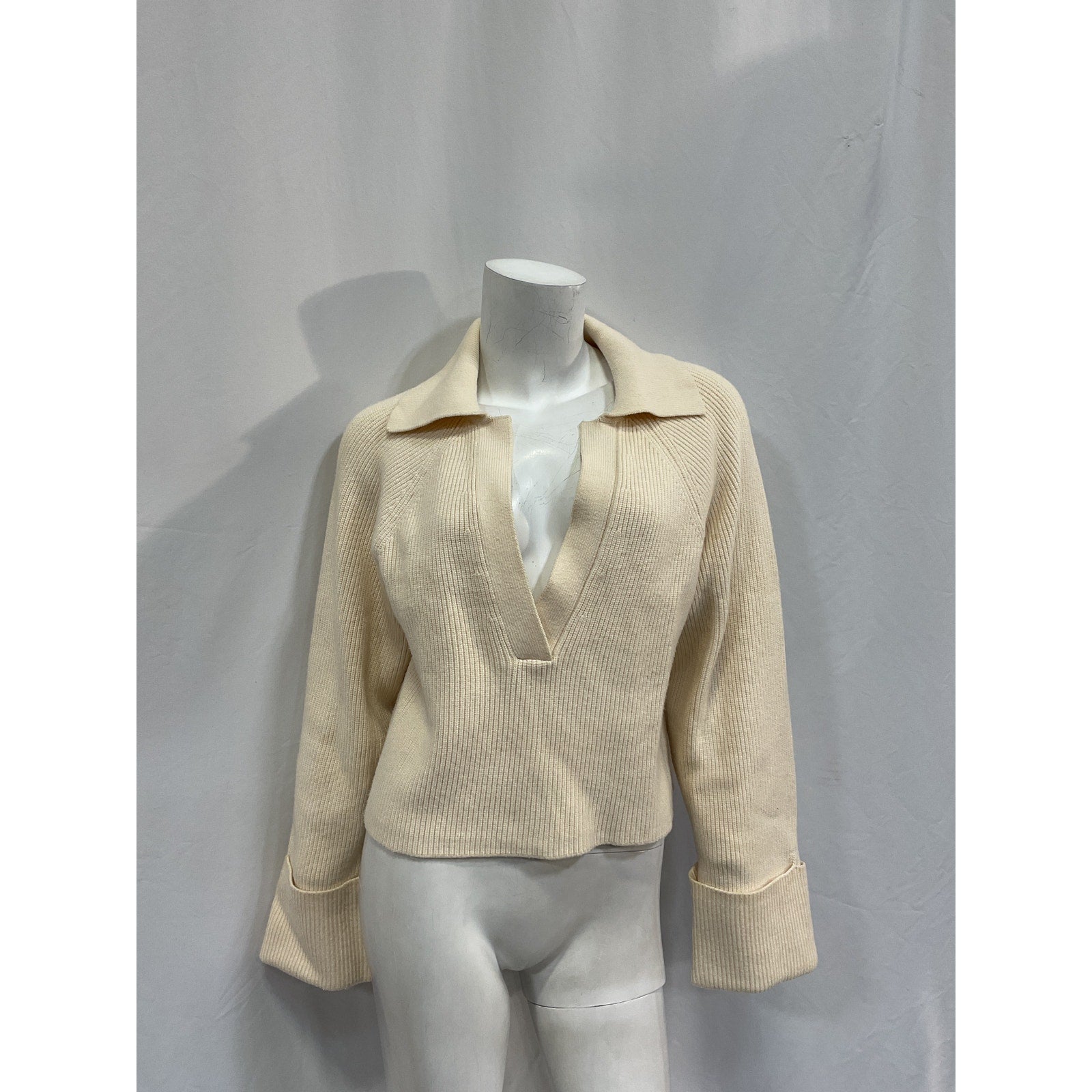 L'Academie 'Harvey' White Viscose Pullover Size S
