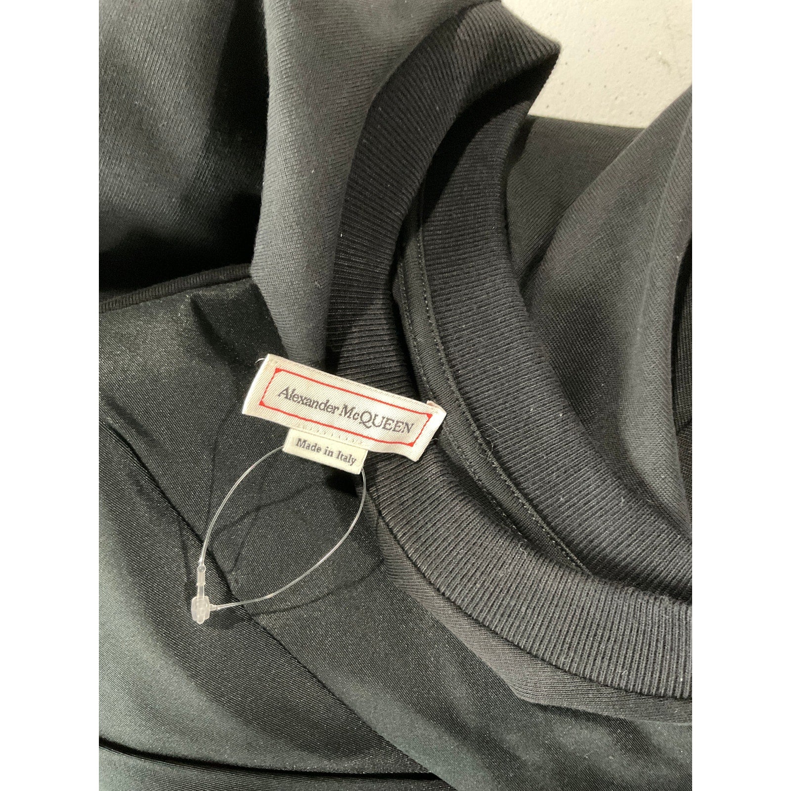 Alexander Mcqueen Black Cotton Ss Crewneck W Side Drape Dtl Size 42