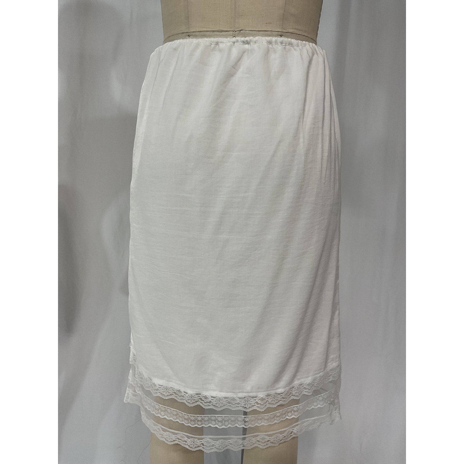 Reformation 'Emery' White Knee Length Skirt Size XS