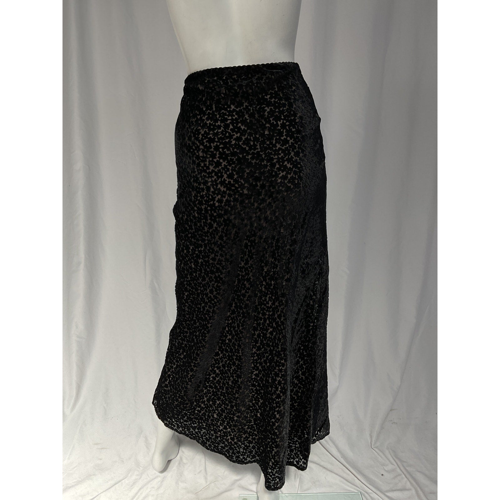 Reformation 'Layla' Black Velvet Skirt Size 2