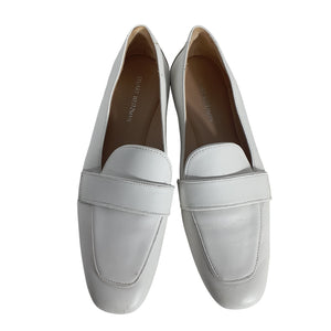 Stuart Weitzman Classic White Marlon Loafers Size 7