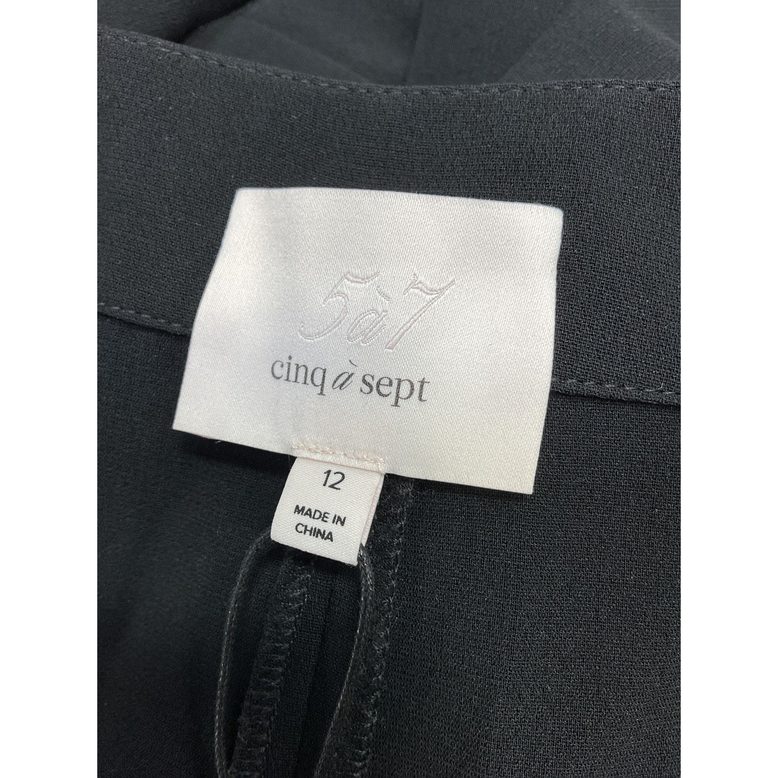 Cinq A Sept Crepe Black Triacetate Elaine Short Size 12 - NWT