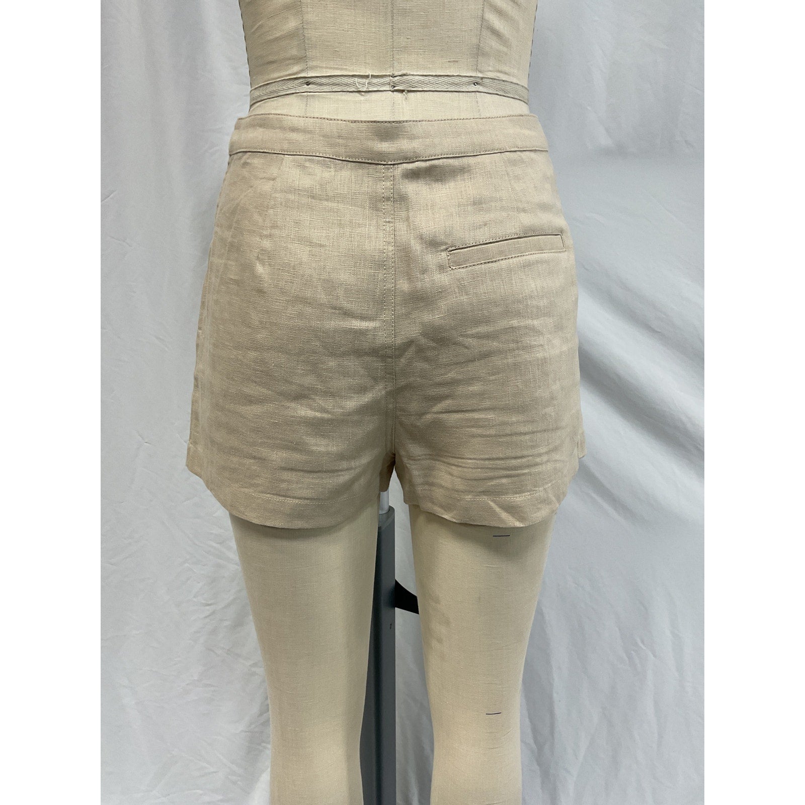 L'Academie 'Allana' Beige Linen Skort Size S