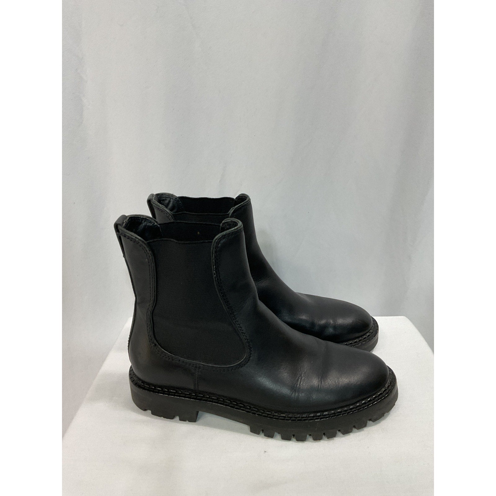Vince 'Carmine' Black Leather Chelsea Boots Size 6.5