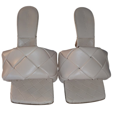Bottega Veneta Padded Cream Lido Sandals Size 37 EU / US 7