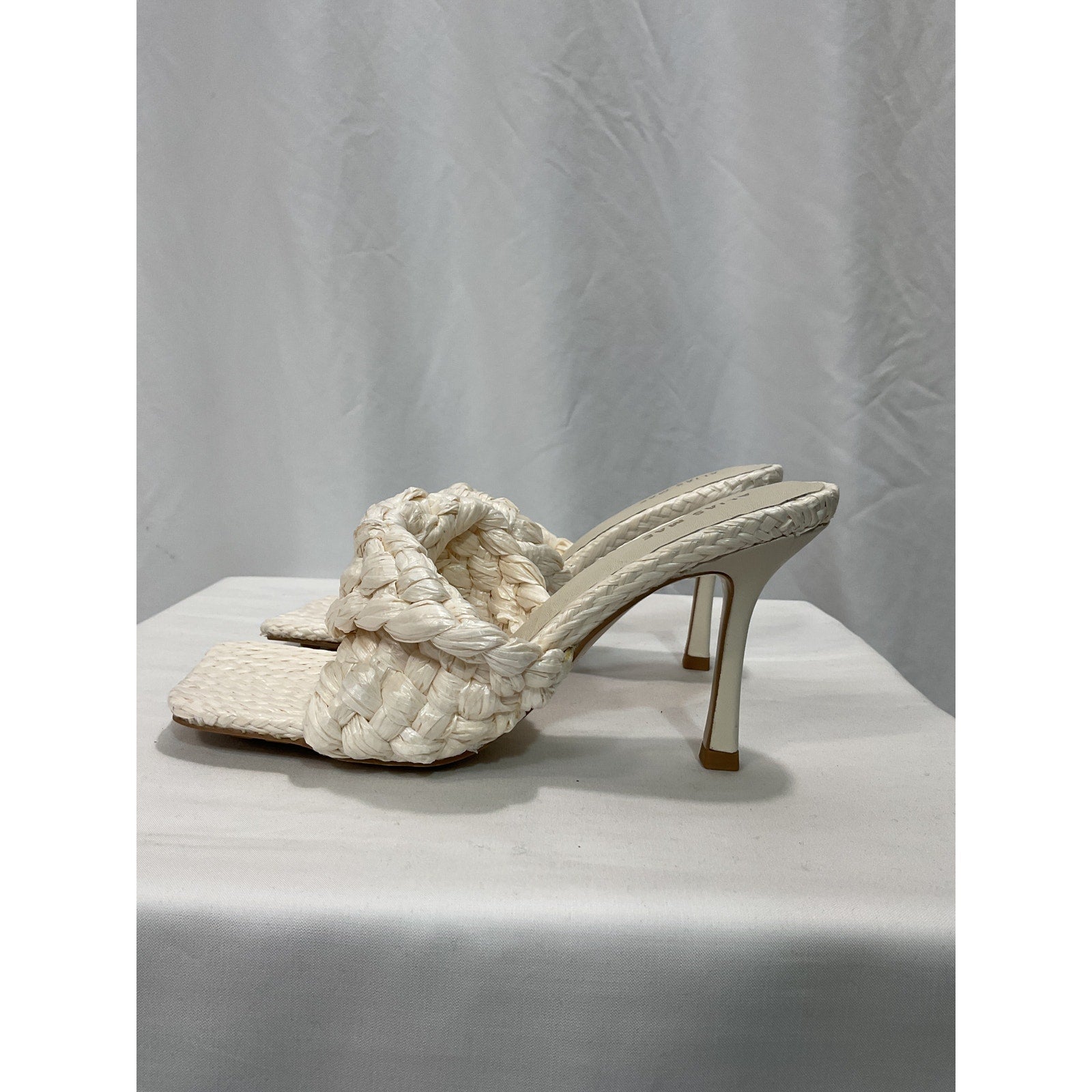Alias Mae 'Lennon' White Raffia Mule Sandal Size 9