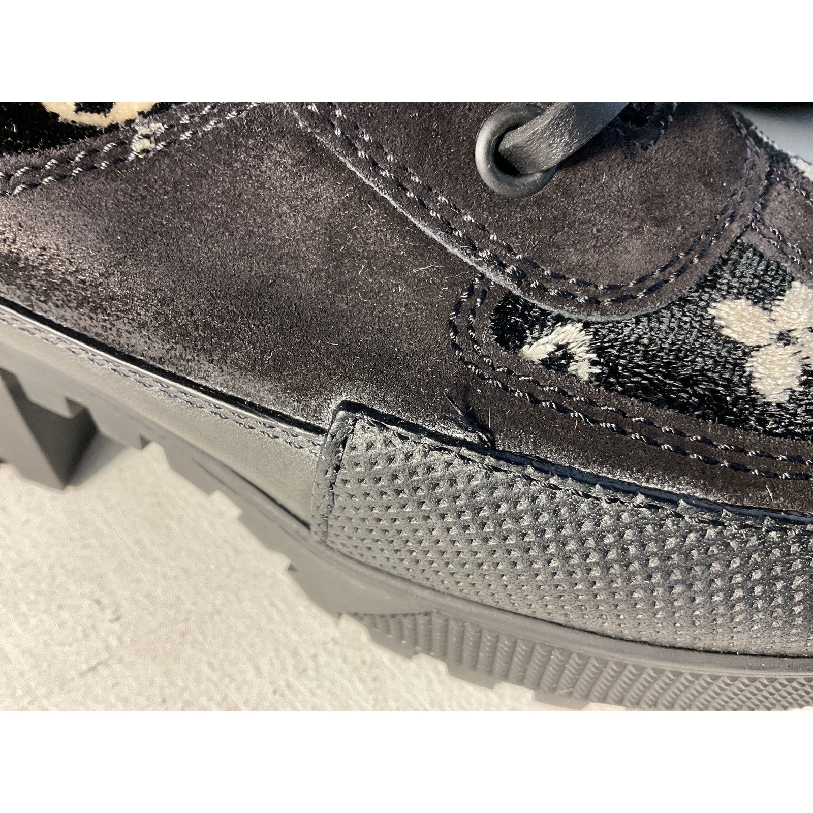 Louis Vuitton 'Laureate' Black Leather Platform Desert Boot Size 6.5