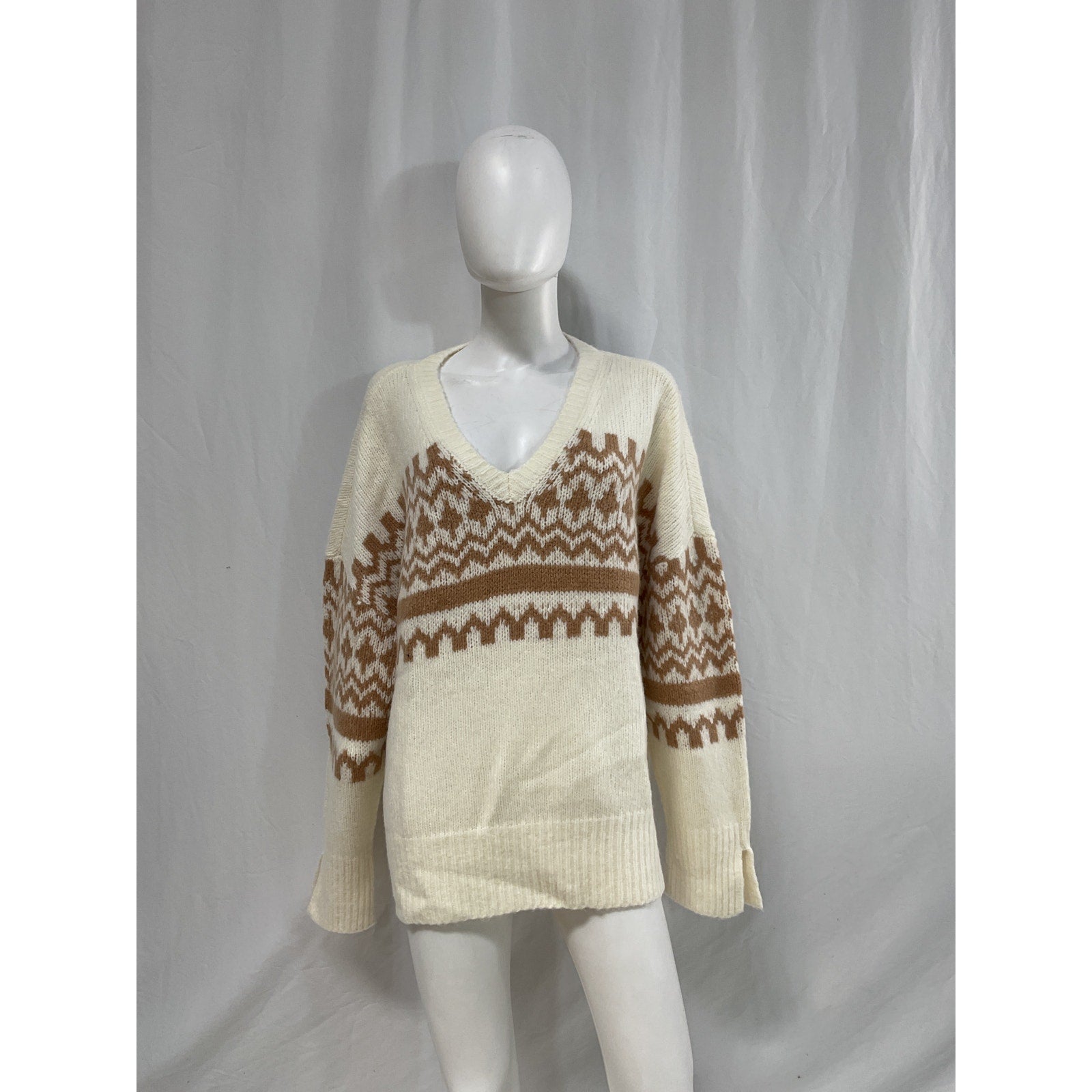Favorite Daughter 'The Winter William' White Merino Wool Blend V Neck Sweater Size L