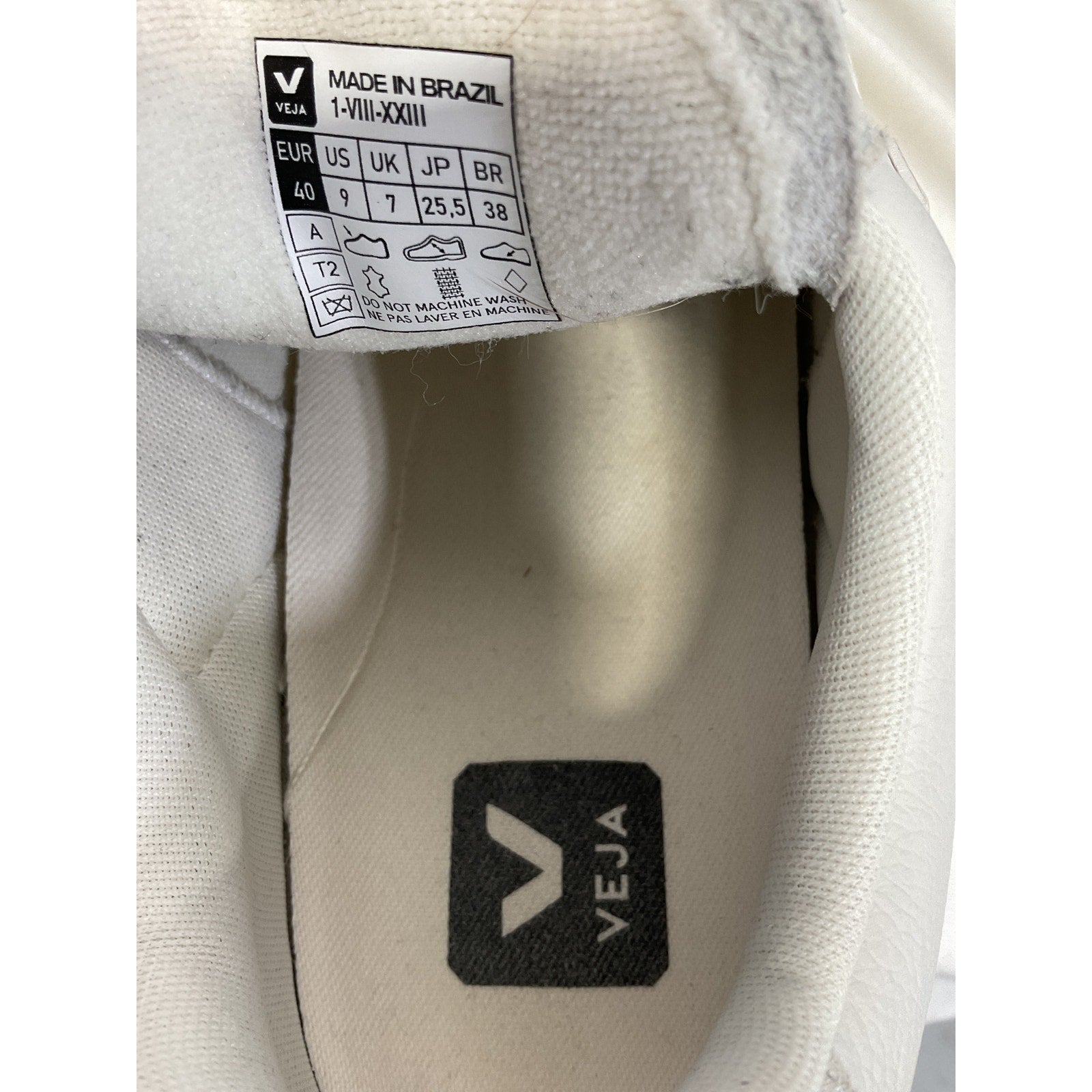 Veja 'V-90' White Leather Sneaker Size 10
