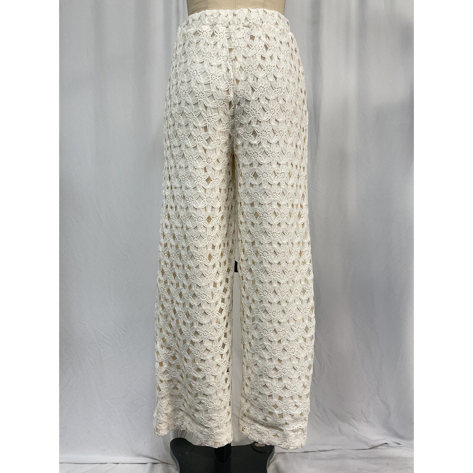 Line & Dot 'Bowen' Cream Polyester Crocheted Pants Size M - NWT