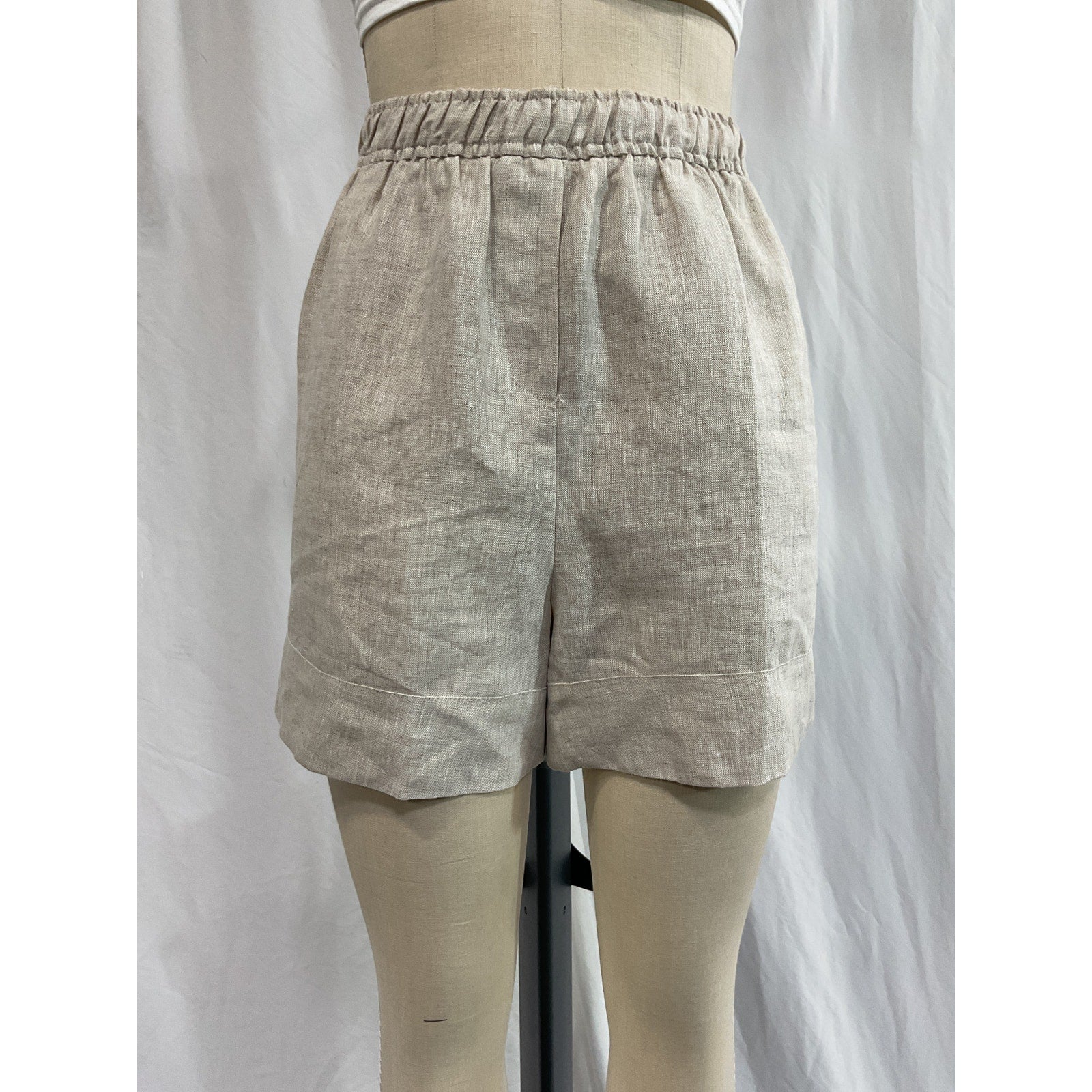 Reformation 'Charlotte' Gray Linen Short Size XL