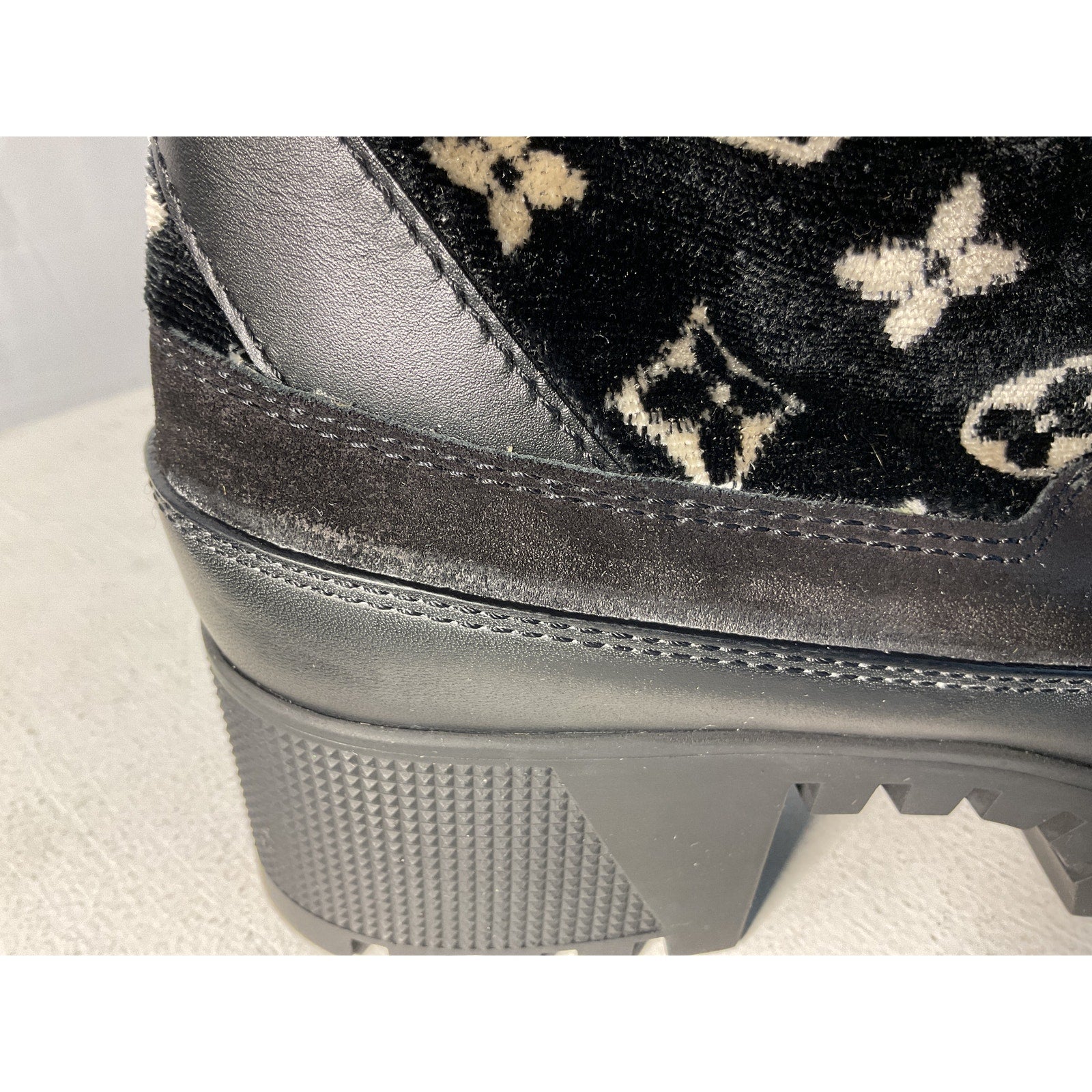 Louis Vuitton 'Laureate' Black Leather Platform Desert Boot Size 6.5