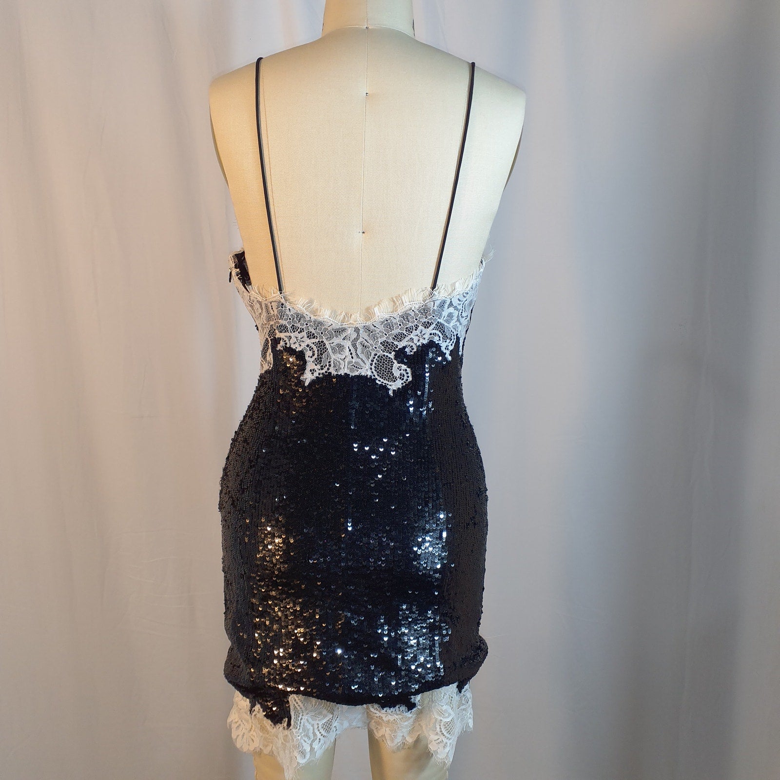 Alice + Olivia 'Harley' Black V Neck Lace Trim Sequin Mini Slip Dress Size 8