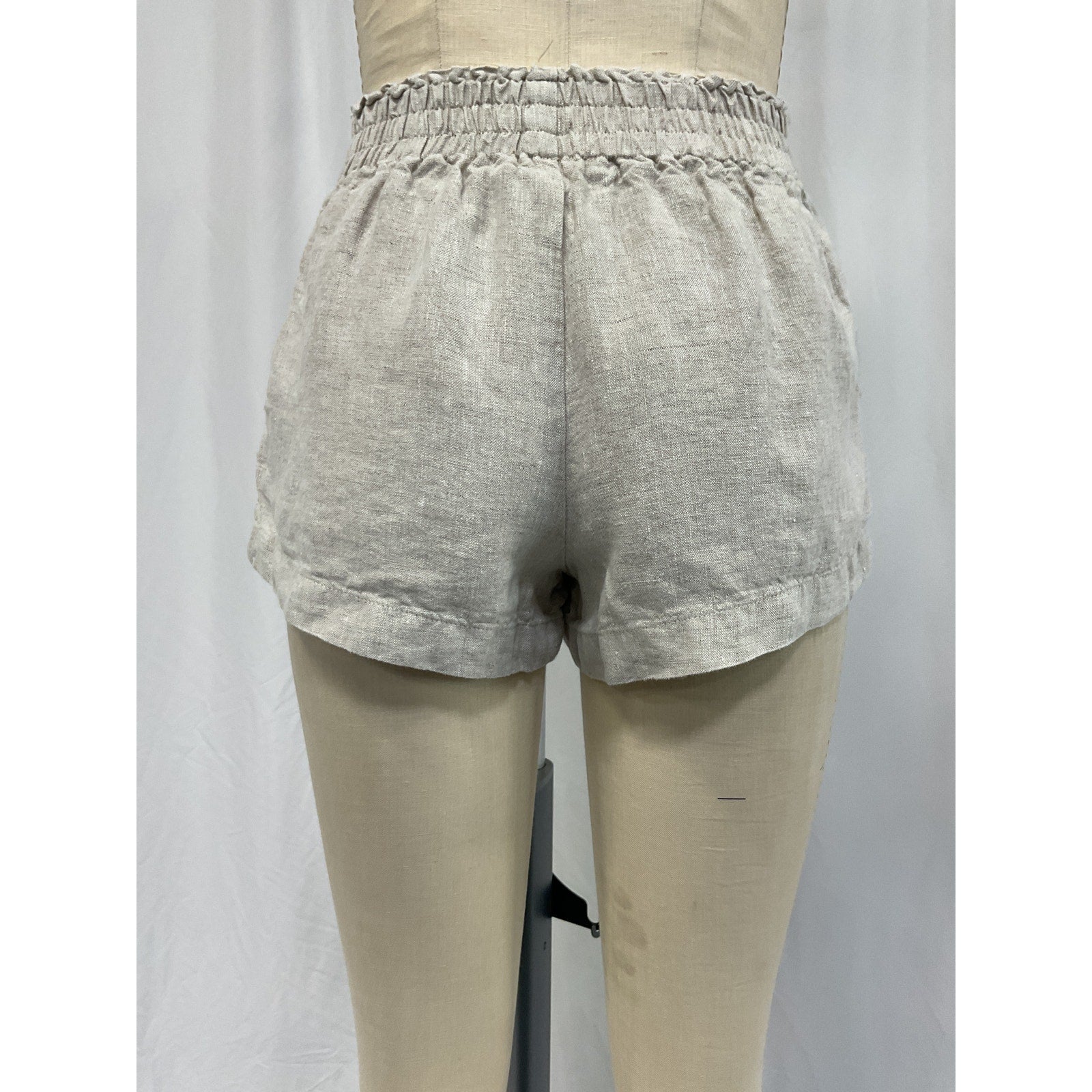 Reformation 'Mila' Beige Linen Short Size XS