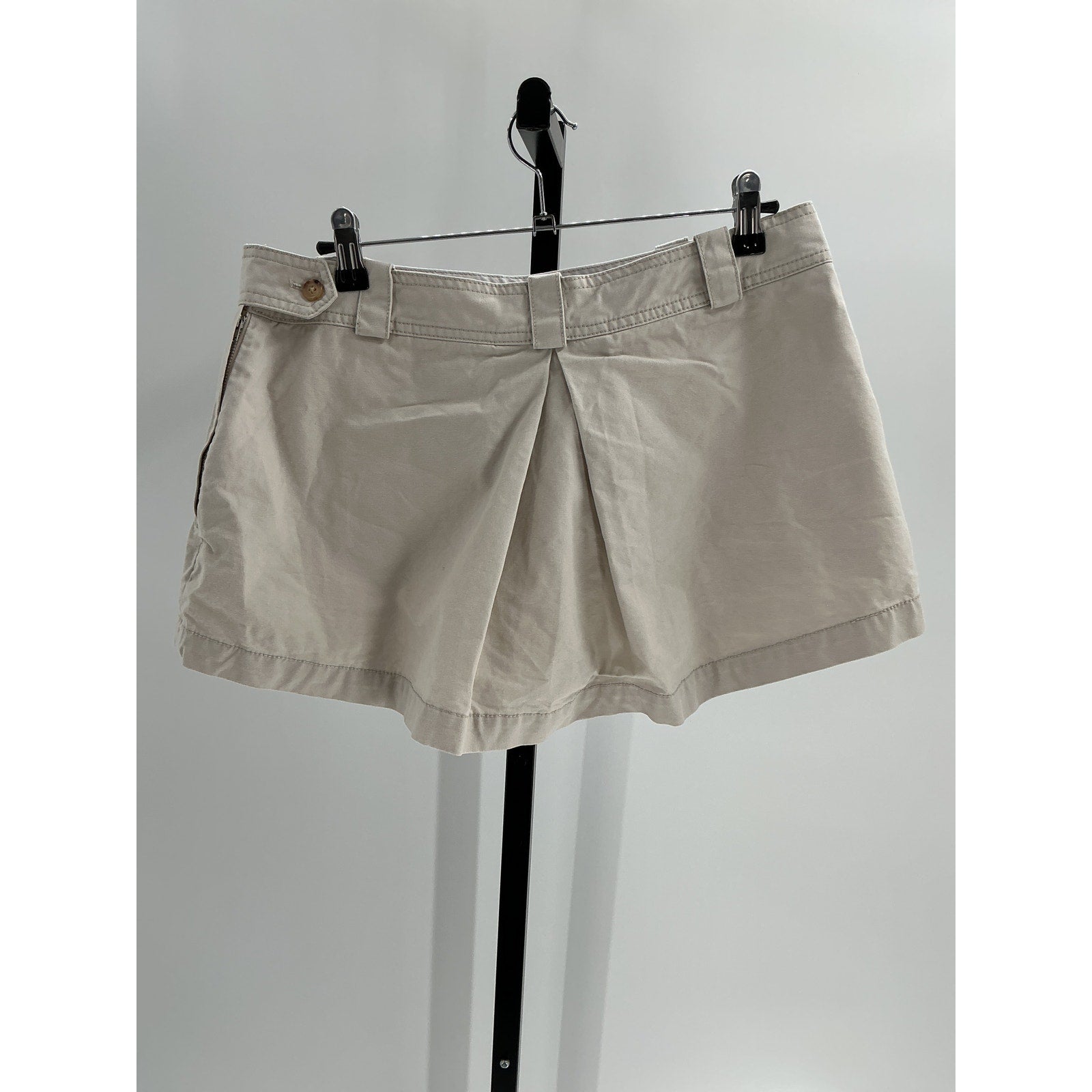 Helsa Workwear Pleated Cream Cotton Mini Skort Size M