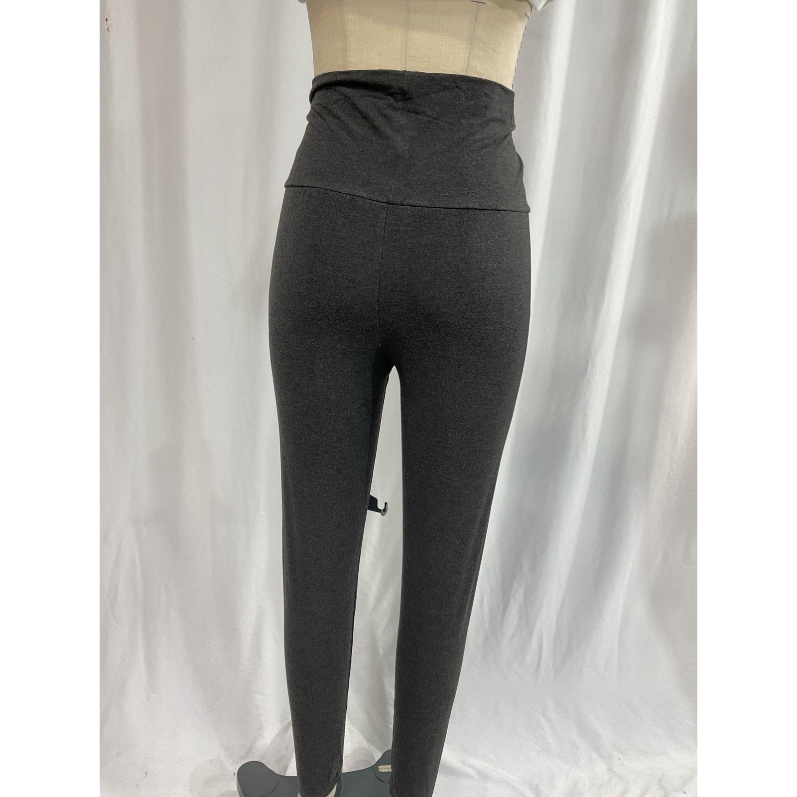 Hatch Black 'The Ultimate Before, During & After' Legging Size S