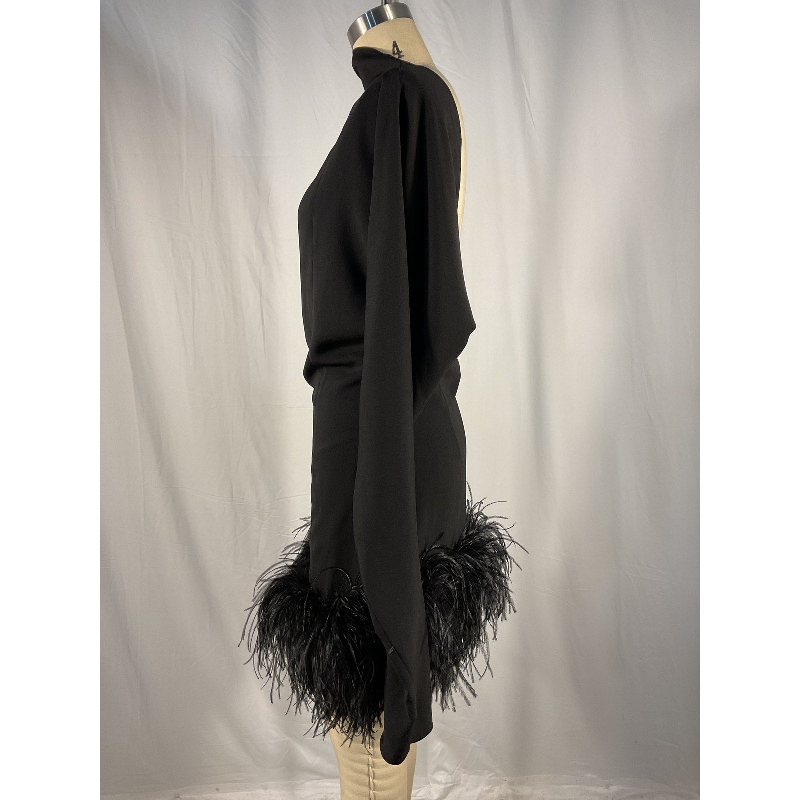 16Arlington 'Flora' Black Open Back Feather-Trimmed Crepe Mini Dress Size 6