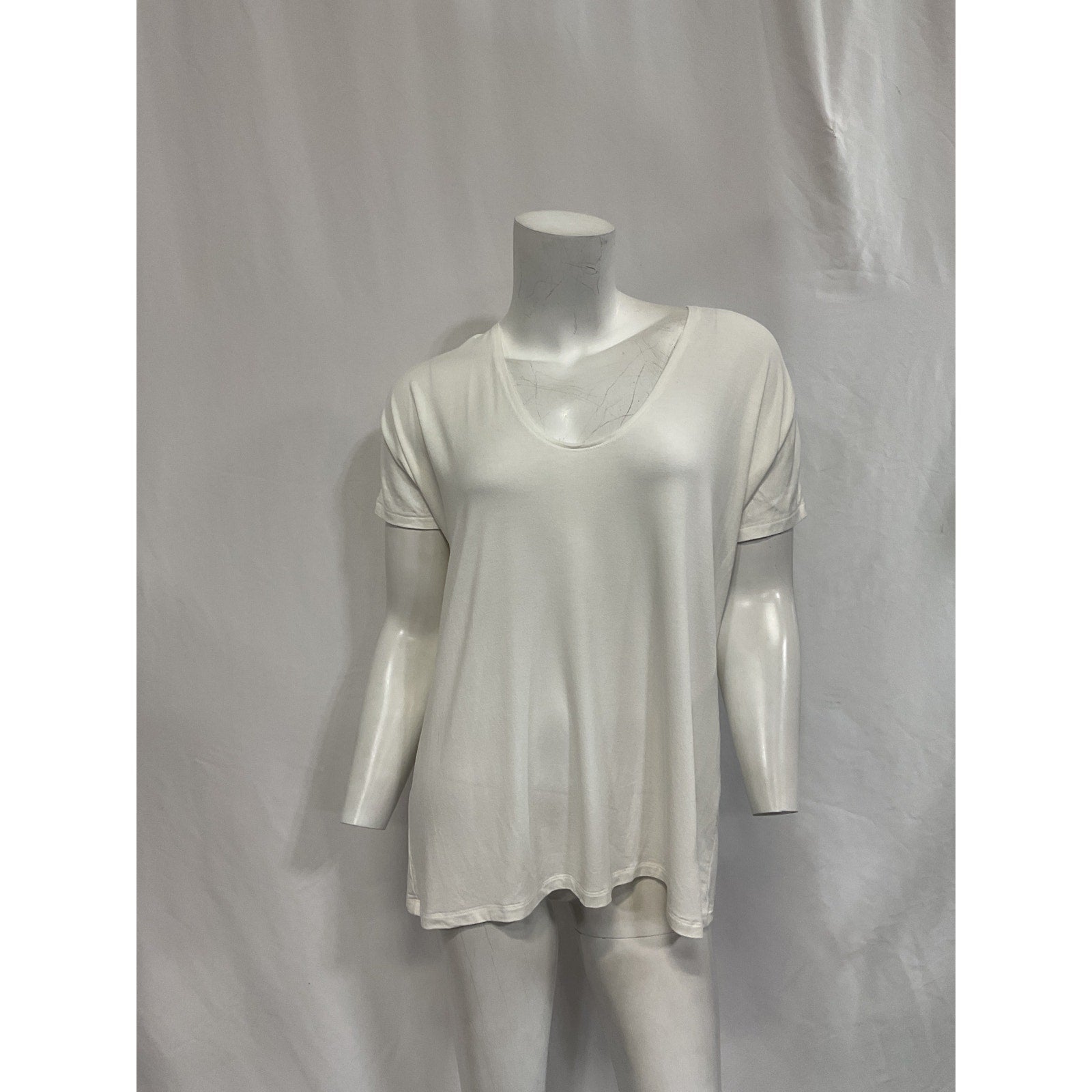 Hatch 'The Perfect Vee' White V Neck Short Sleeve Maternity Top Size 0