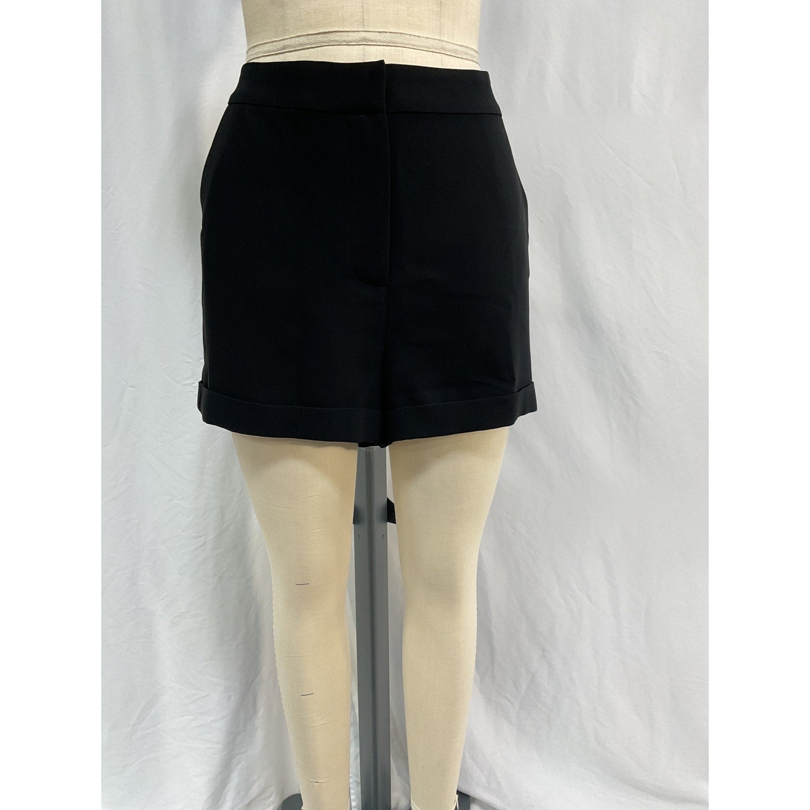 Cinq A Sept Crepe Black Triacetate Elaine Short Size 12 - NWT