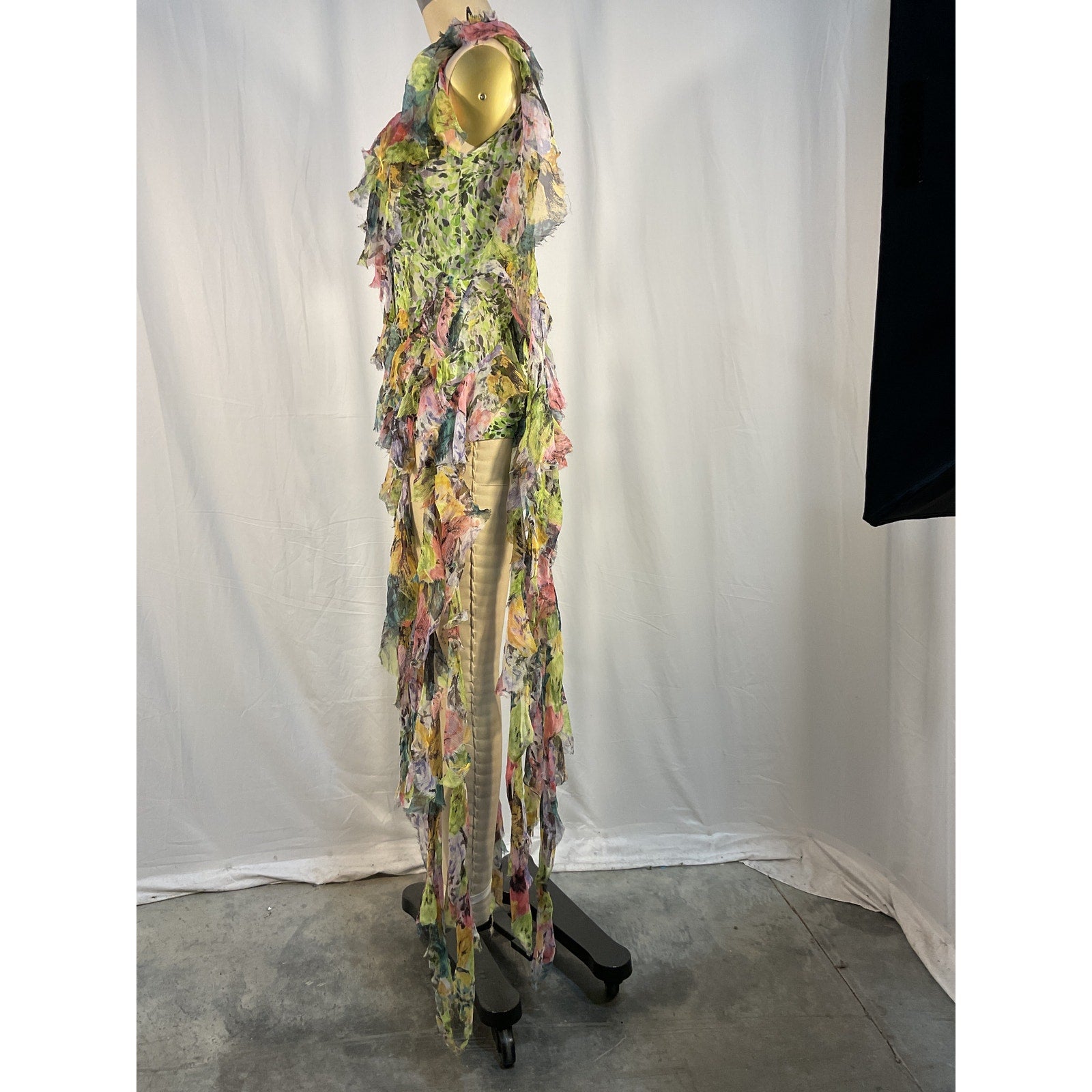 Dries Van Noten 'Asymmetric' Green Ruffled Frayed Floral-Print Silk-Crepon Top Size 2