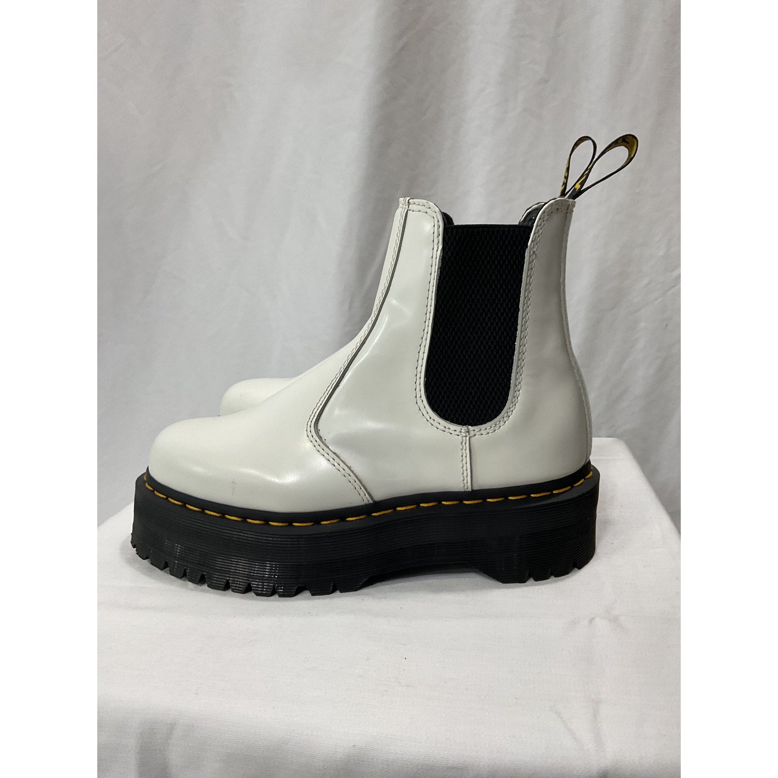 Dr. Martens Smooth Leather White Platform Chelsea Boots Size 7