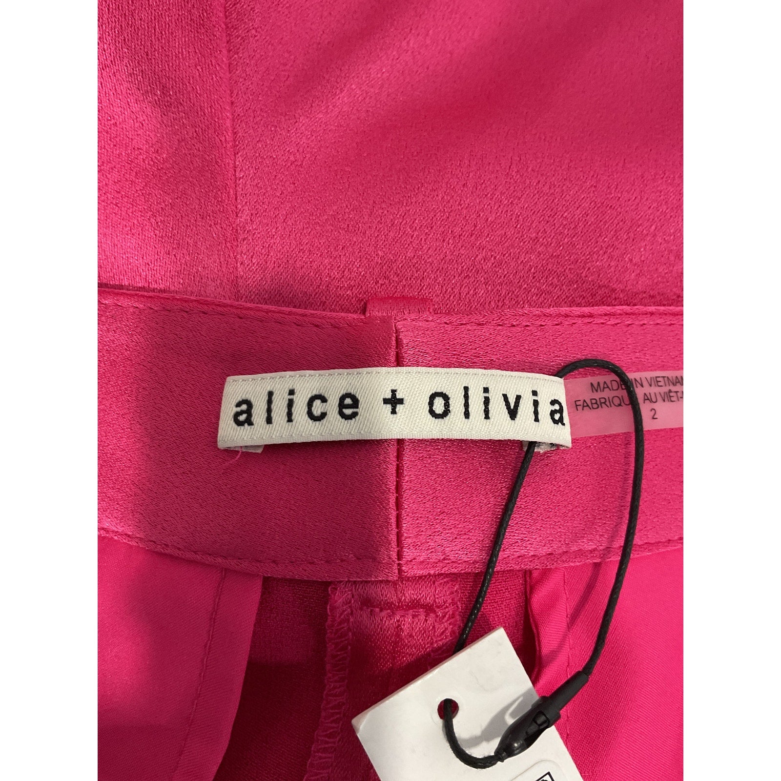 Alice + Olivia 'Conry' Pink Satin Pleated Short Size 2 - NWT