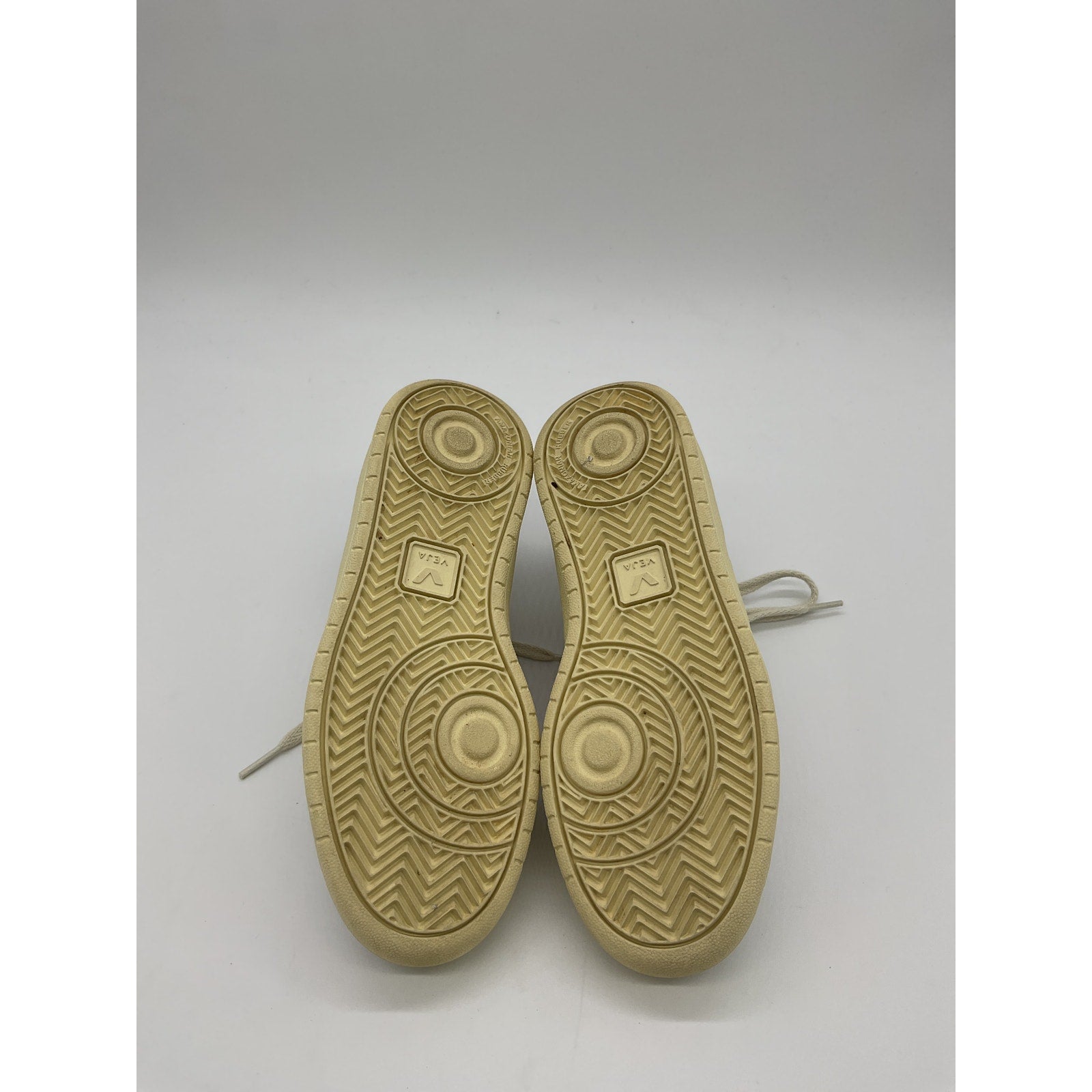 Veja 'V-90' White Leather  Sneaker Size 7