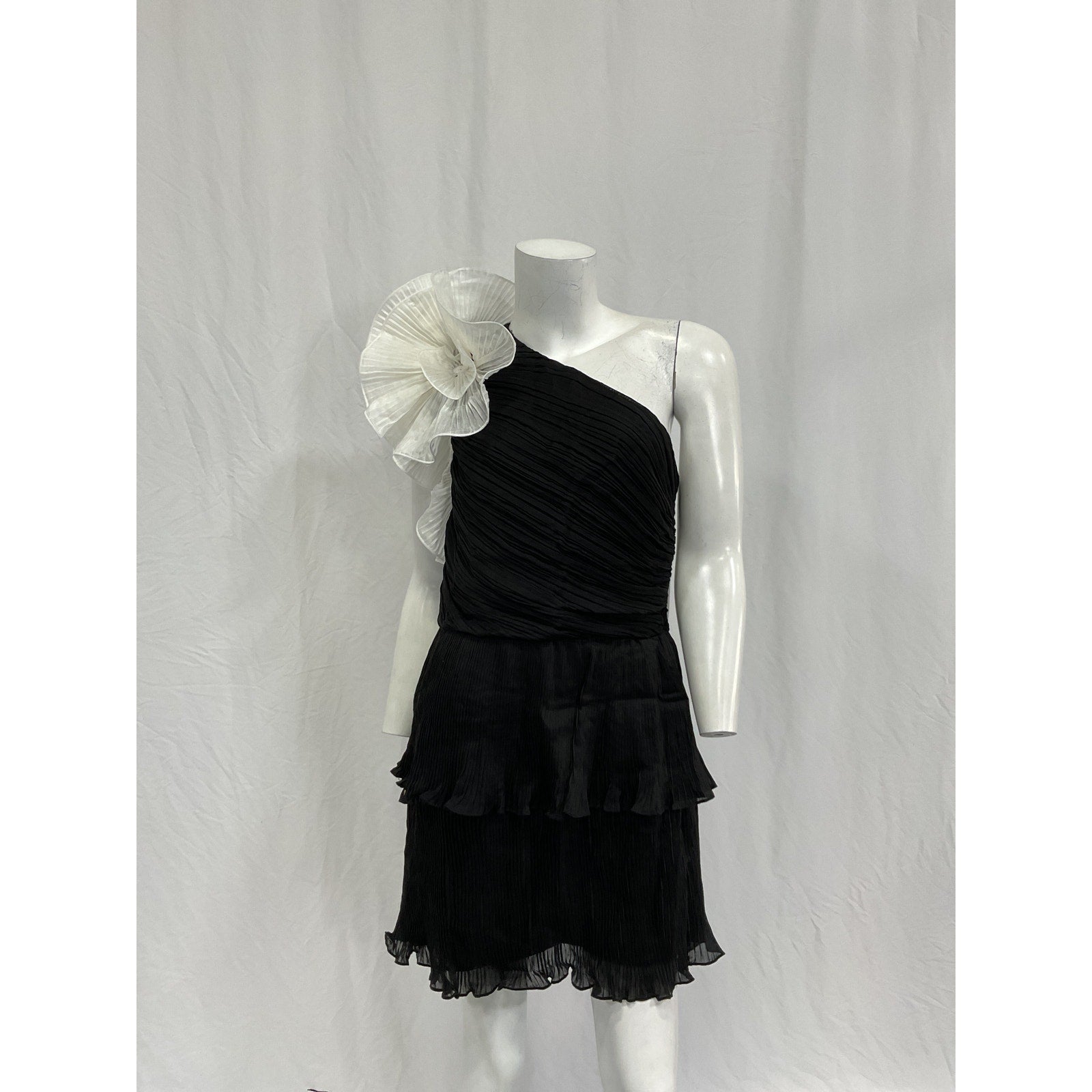 Elliatt 'Upscale' Black Lyocell Dress Size M - NWT