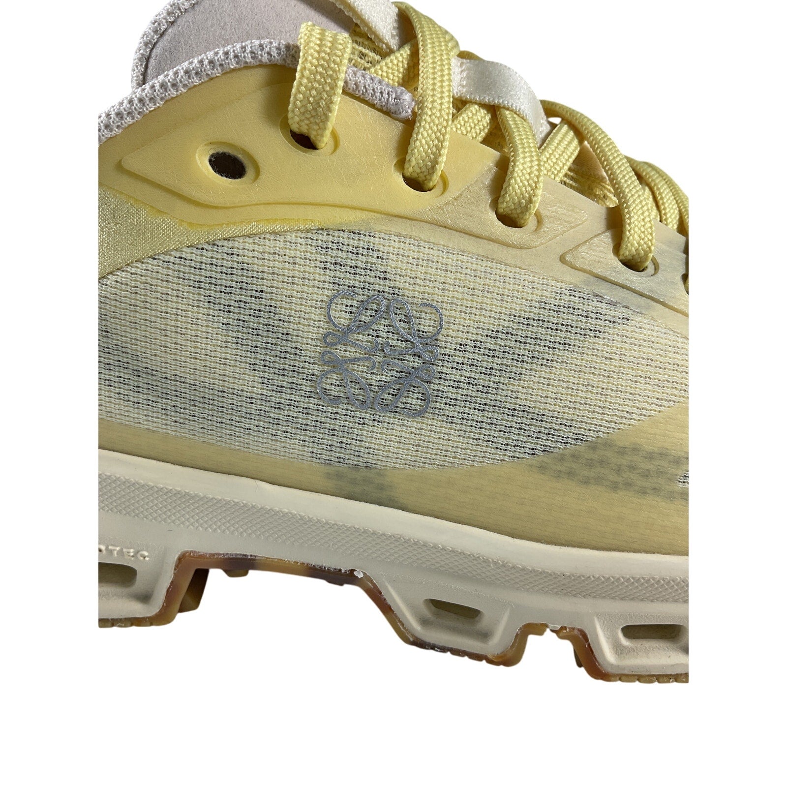 Loewe + 'On Cloudventure' Yellow Mesh 2.0 Rubber-Trimmed Paneled Recycled-Mesh Sneakers Size 8.5