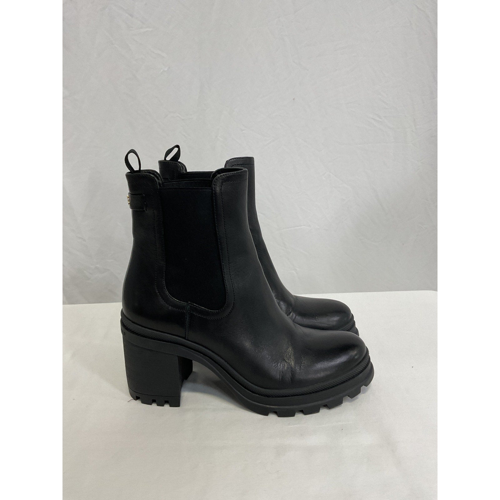 Veronica Beard 'Winnie' Black Leather Chelsea Boots Size 9.5