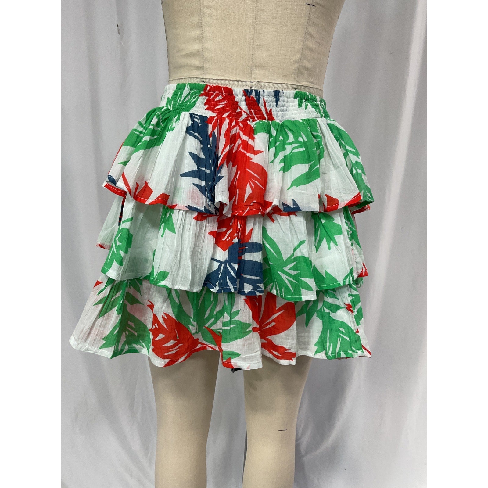 Place Nationale 'Le Cardesse' Green Gauze Skirt Size M