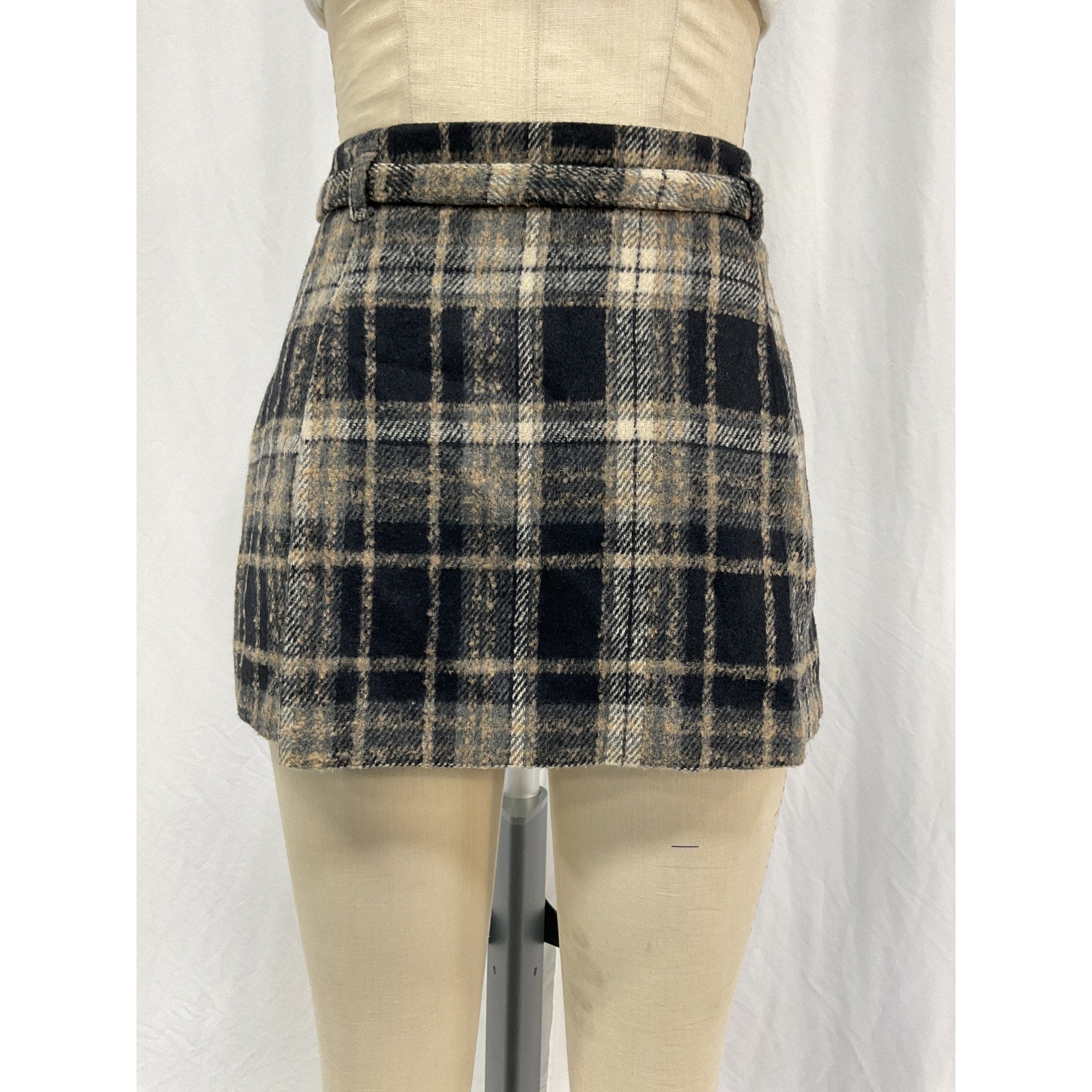 Reformation 'Rory' Black Polyester Skirt Size 6