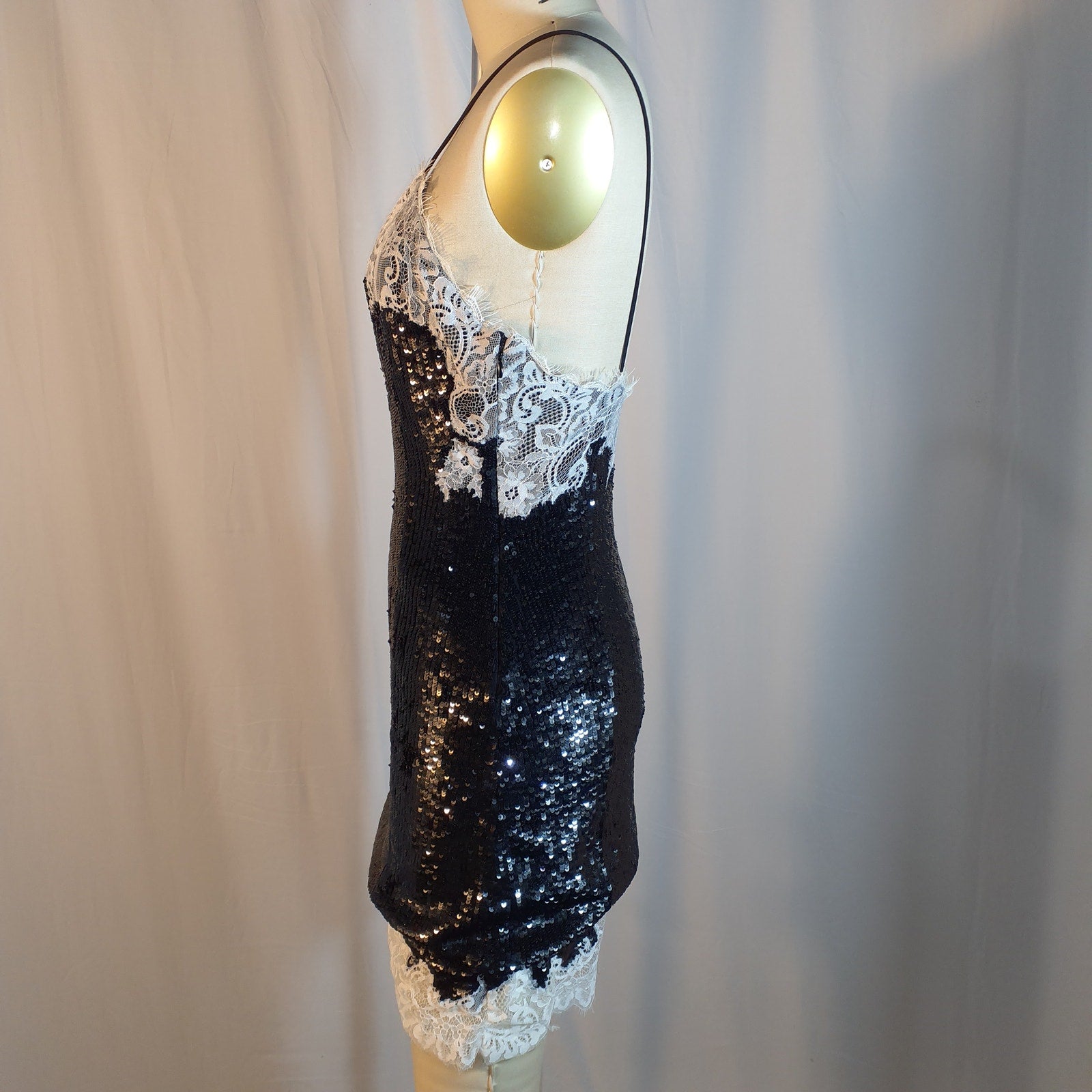 Alice + Olivia 'Harley' Black V Neck Lace Trim Sequin Mini Slip Dress Size 8