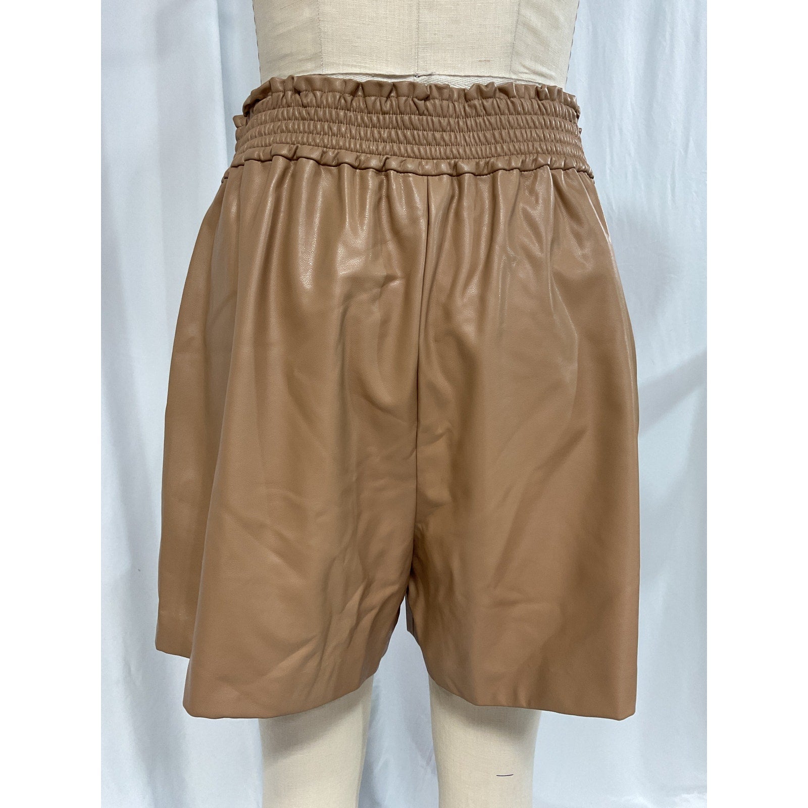 A.L.C. 'Kaleb' Beige High Rise Short Size L