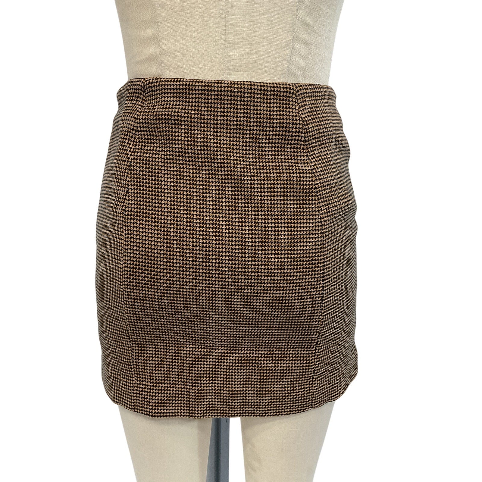 Majorelle 'Gemma' Tan Poly Skirt Size S