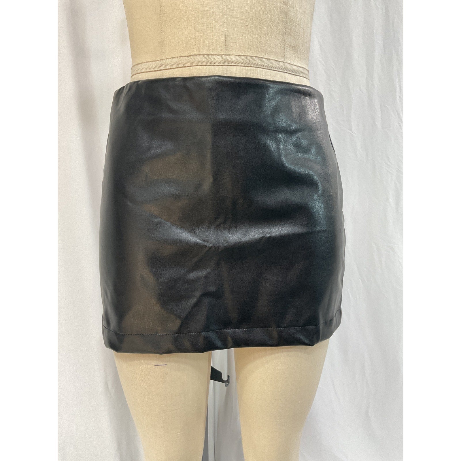 L'Academie 'Tasha' Black Faux Leather Micro Skirt Size S