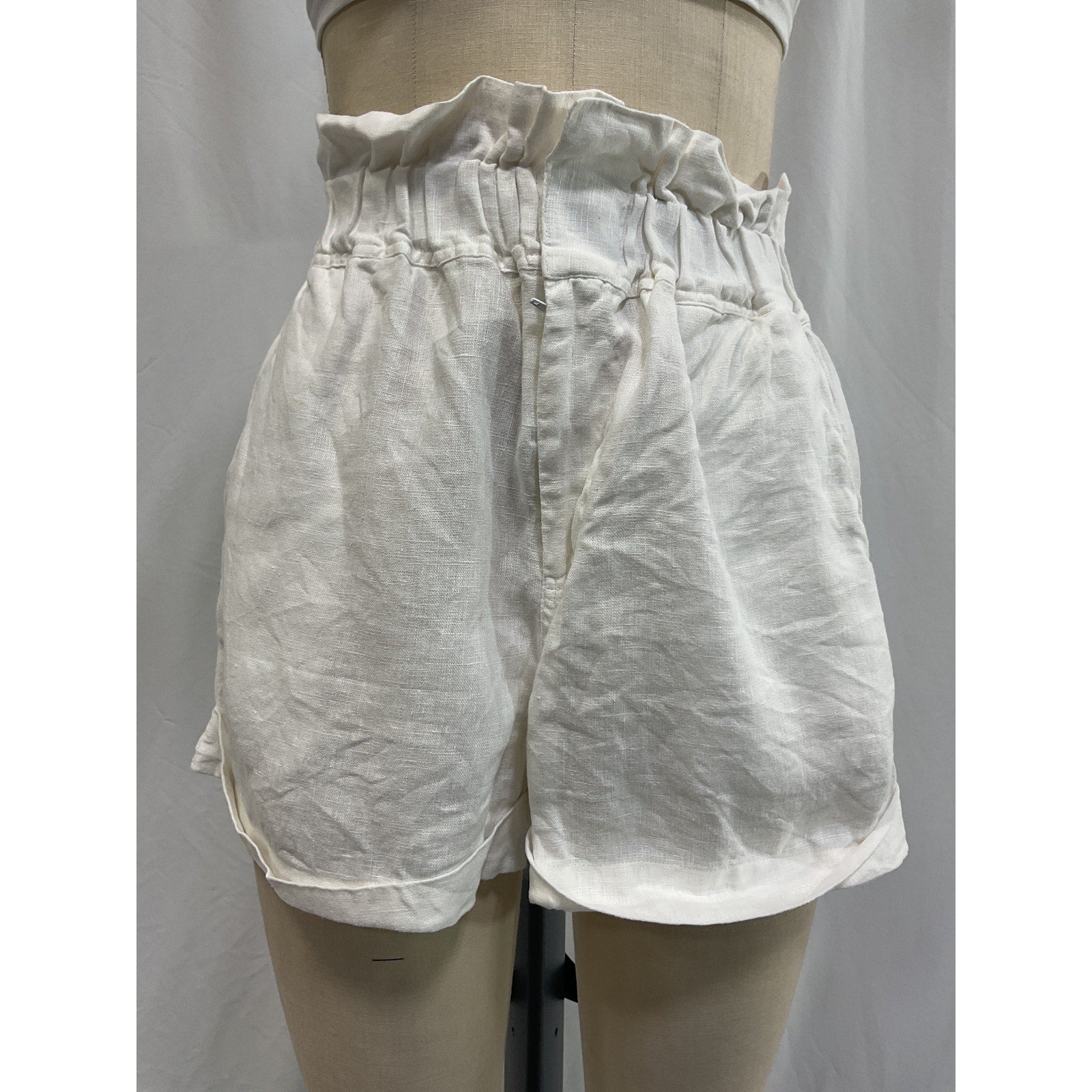 Posse Exclusive White 'Ducky' Oversized Paperbag-Waist Linen Shorts Size S
