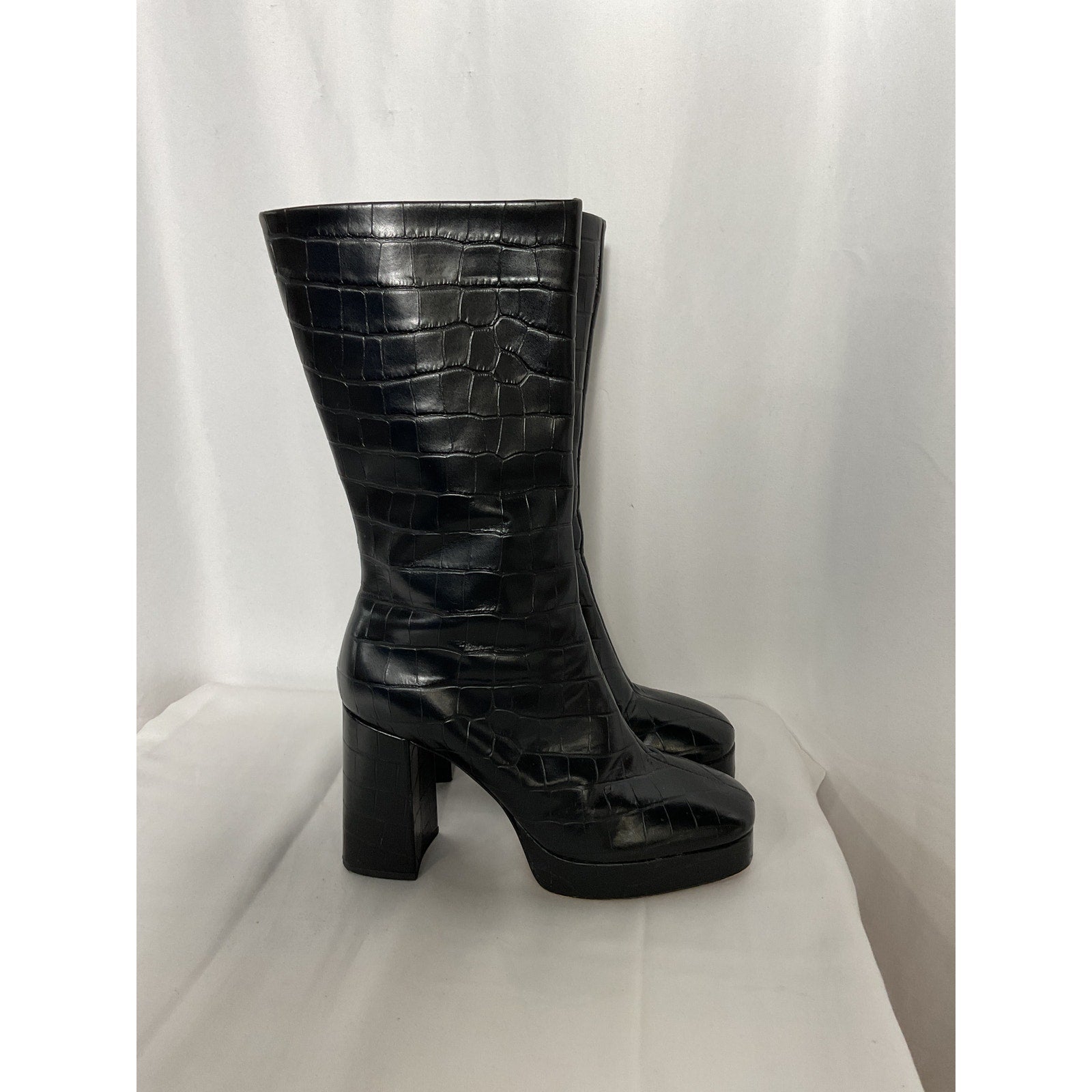 Schutz 'Raf' Black Leather Crocodile Embossed Square Toe Block Heel Boot Size 7.5