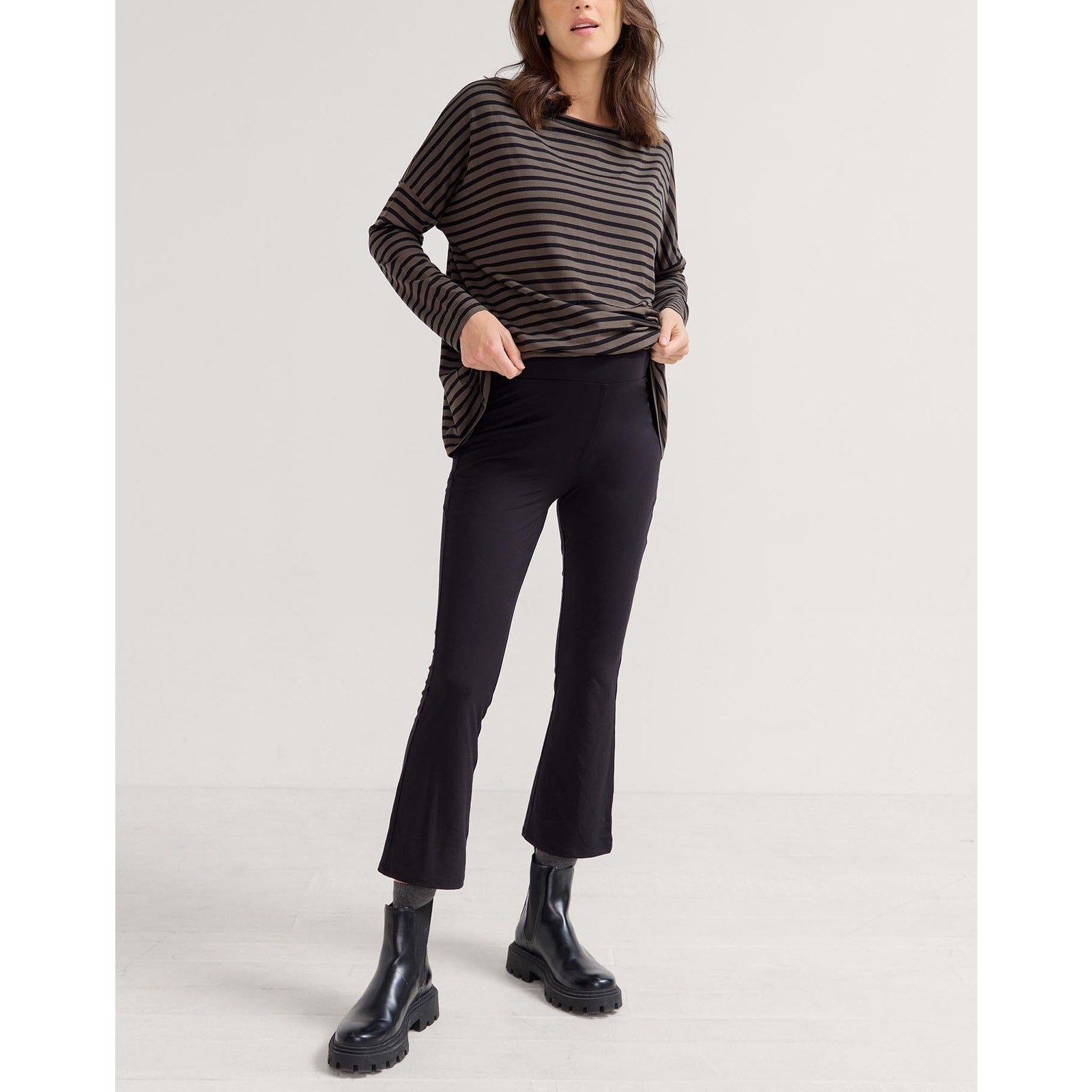 Hatch The Ultimate Before Black Viscose During & After Crop Flare Pant Size XS