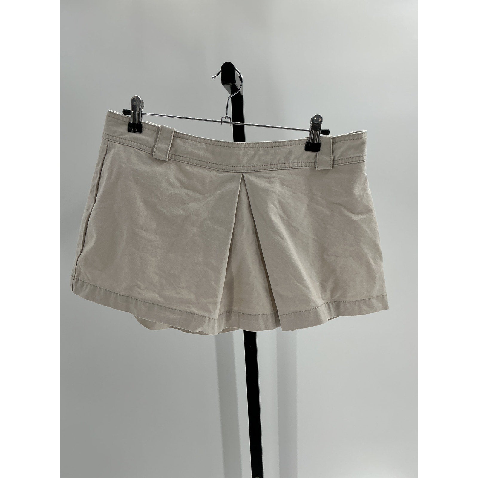 Helsa Workwear Pleated Cream Cotton Mini Skort Size M