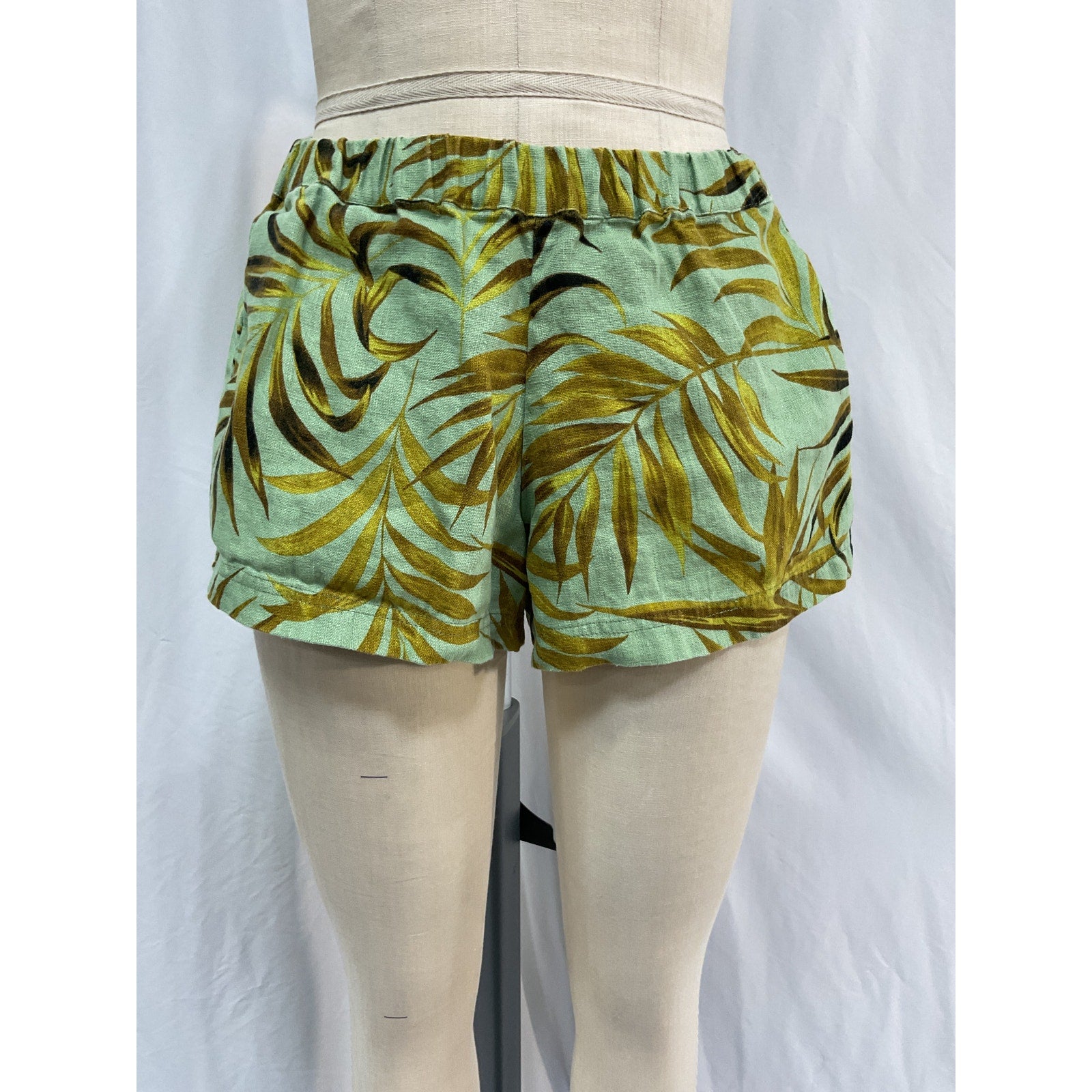 Mikoh 'Reus' Green Linen Short With Elastic Waist Shorts Size 1