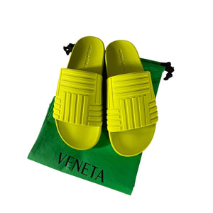 Bottega Veneta Textured Green Rubber Slides 7 US / 37 EU NWT