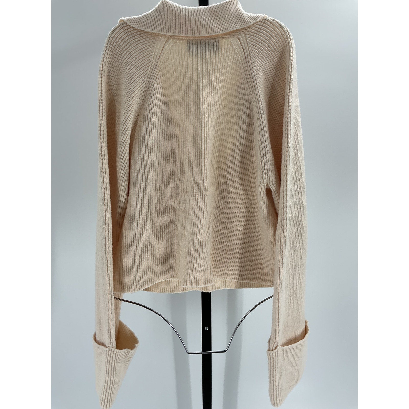 L'Academie 'Harvey' White Rayon Pullover Size S