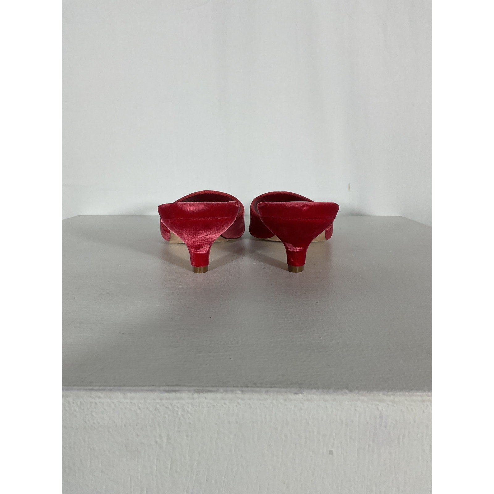 D�en 'Callie' Red Mule Size 9.5