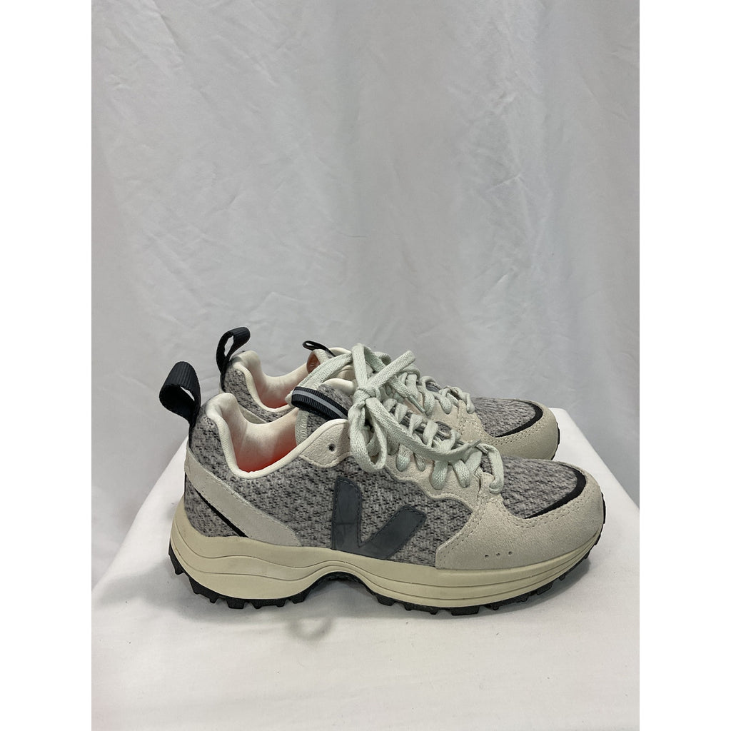 Veja 'Venturi' Tan Flannel Size 38