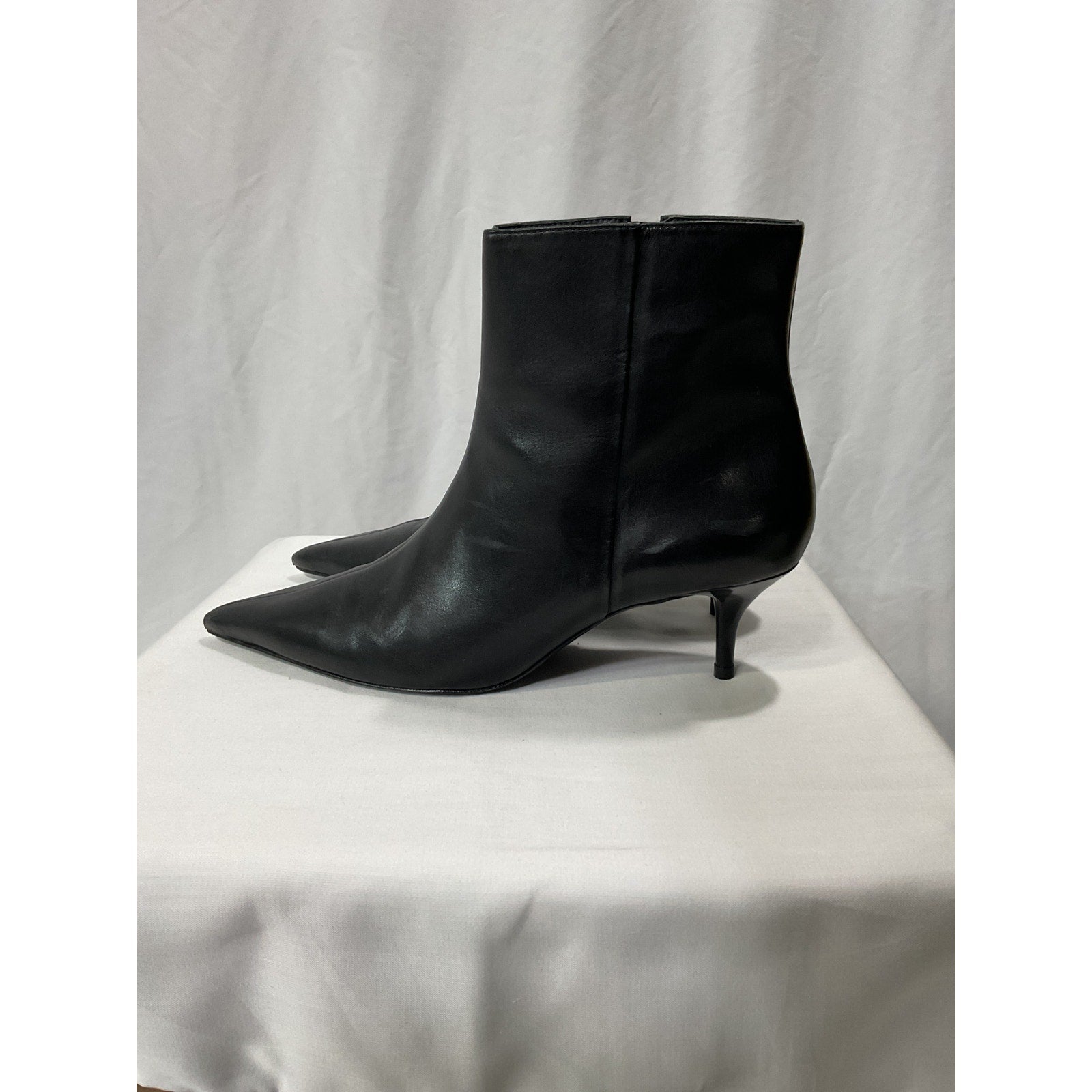 Schutz 'Mikki' Black Mid Stiletto Heel Boot Size 9