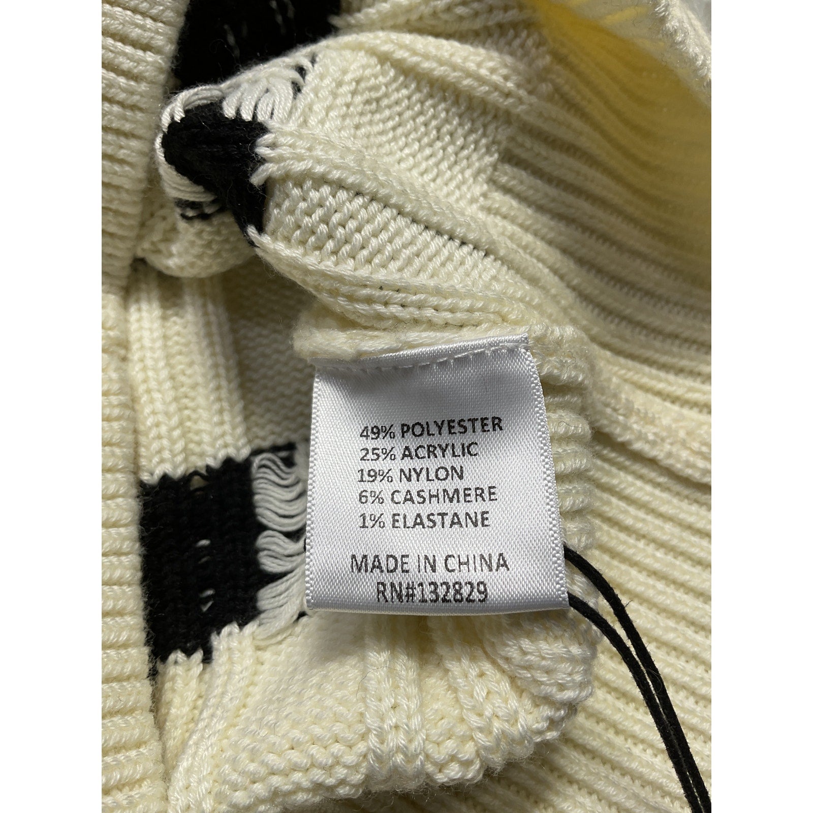 L'Academie 'Evran' White Check Sweater Size M - NWT
